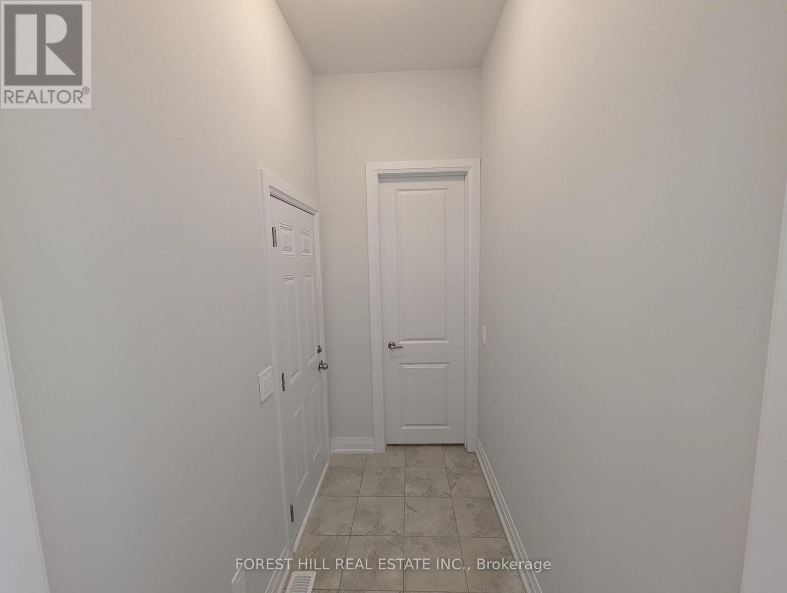 146 St Joseph Street, Kawartha Lakes (Lindsay), Ontario  K9V 0R8 - Photo 15 - X12127603