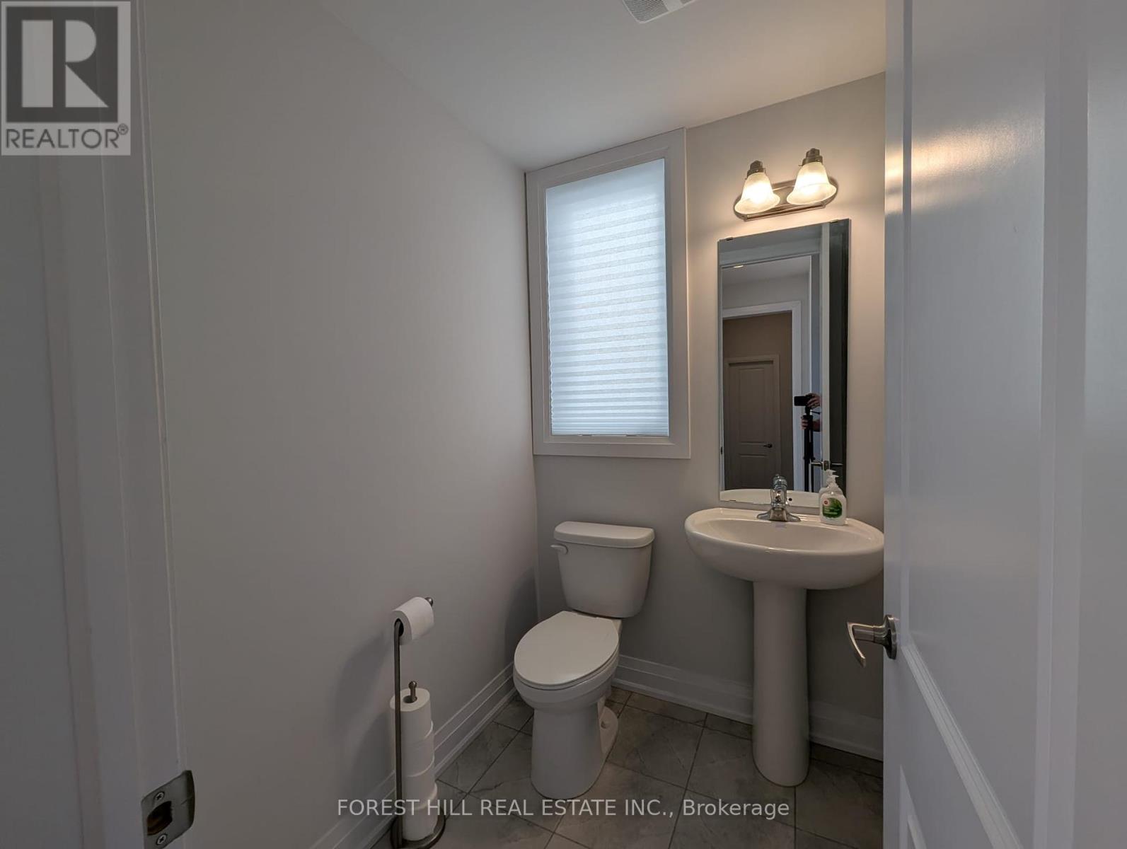 146 St Joseph Street, Kawartha Lakes (Lindsay), Ontario  K9V 0R8 - Photo 17 - X12127603