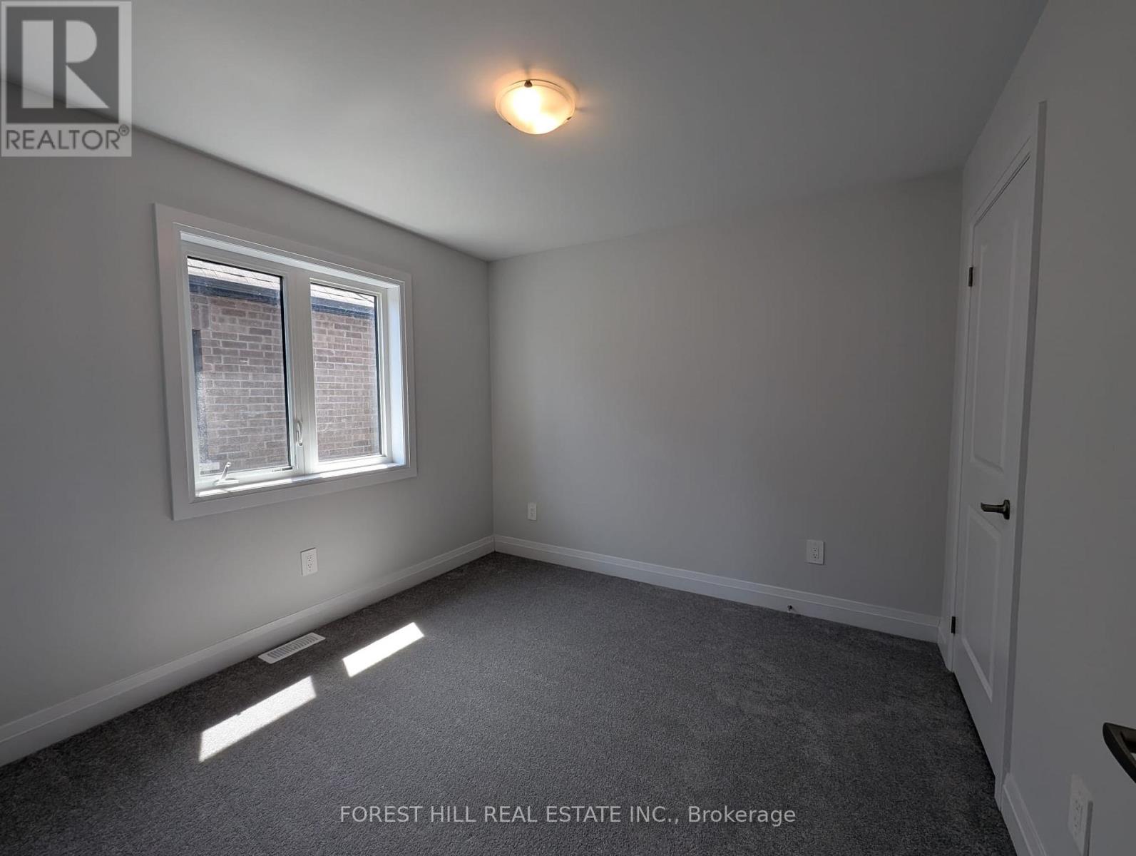 146 St Joseph Street, Kawartha Lakes (Lindsay), Ontario  K9V 0R8 - Photo 34 - X12127603