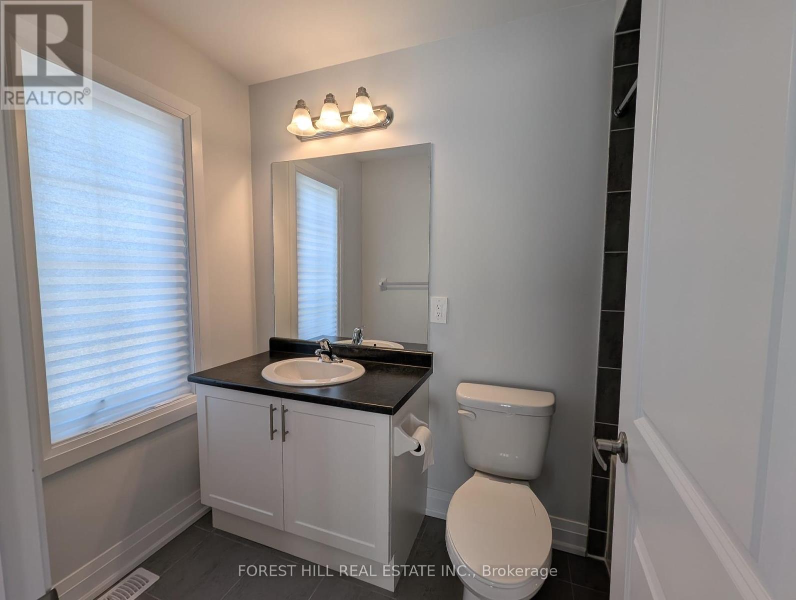 146 St Joseph Street, Kawartha Lakes (Lindsay), Ontario  K9V 0R8 - Photo 36 - X12127603