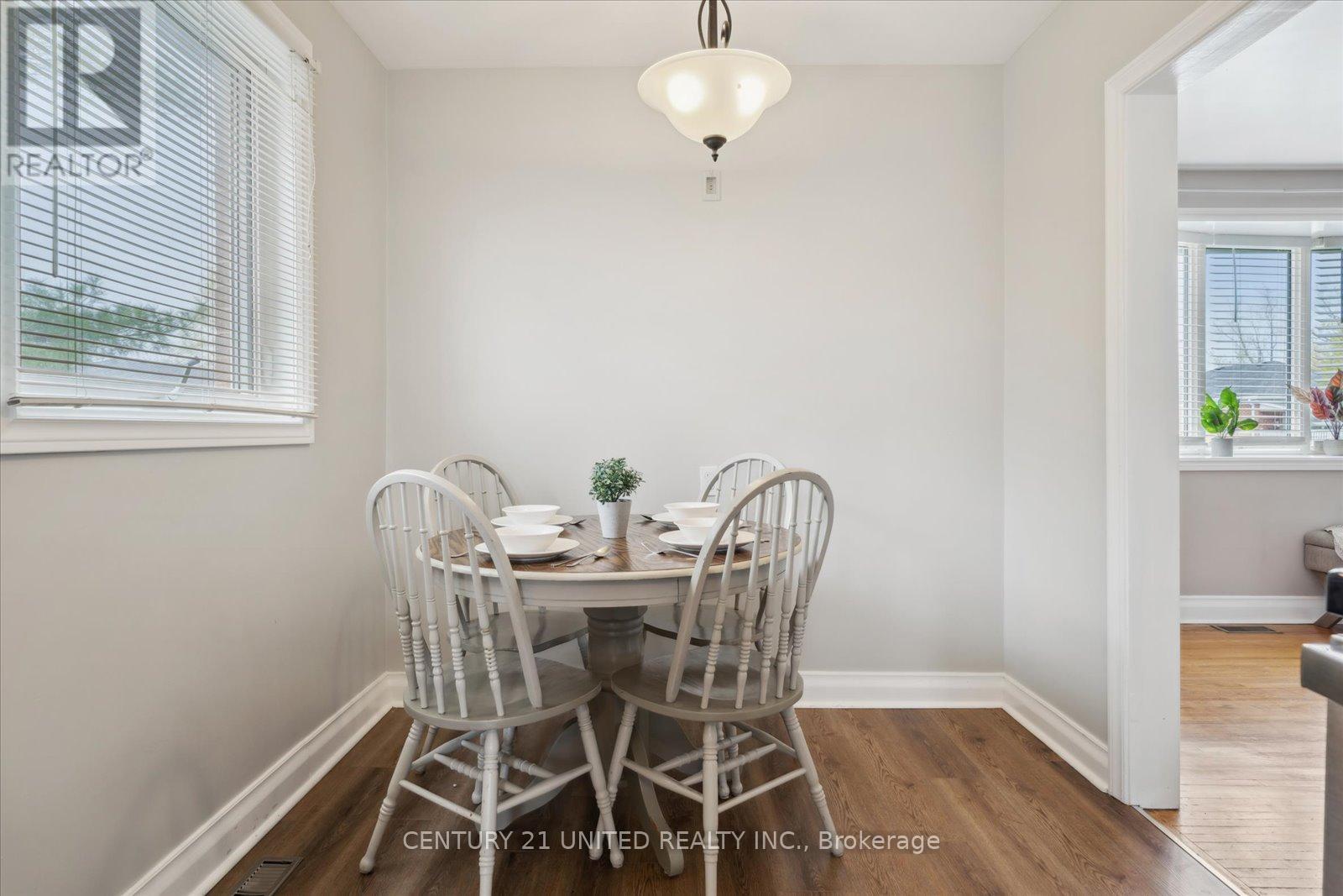 627 Bellaire Street, Peterborough South (West), Ontario  K9J 3Y5 - Photo 14 - X12128047