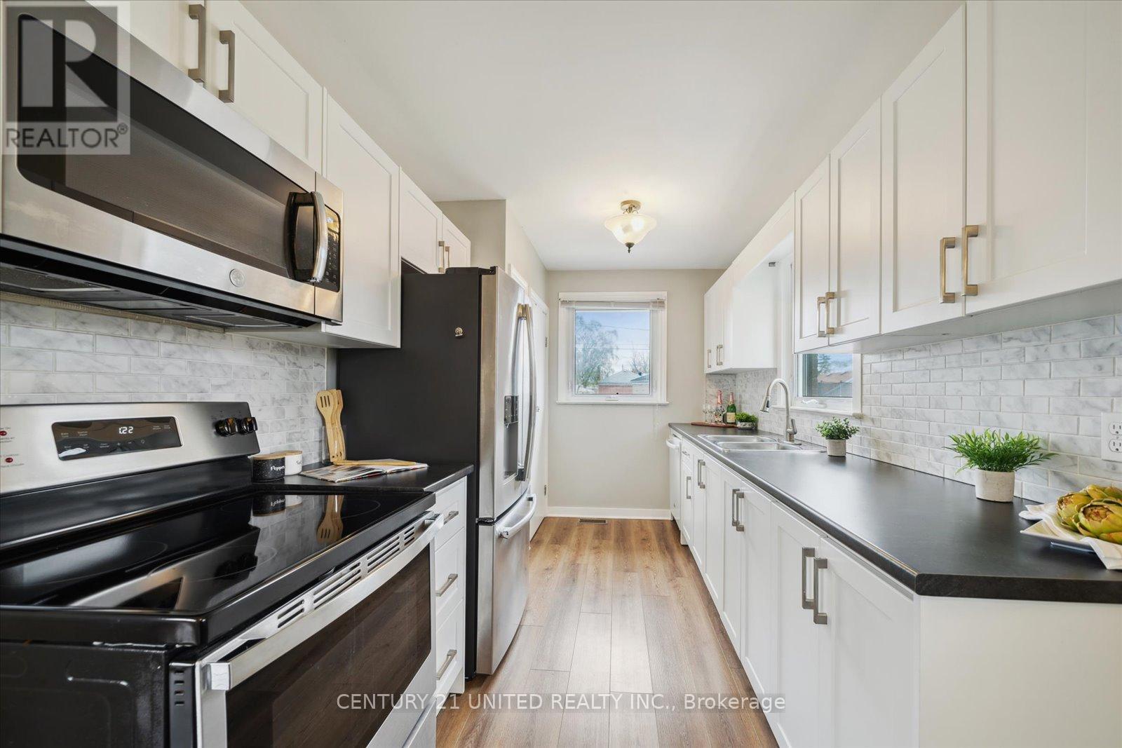 627 Bellaire Street, Peterborough South (West), Ontario  K9J 3Y5 - Photo 16 - X12128047