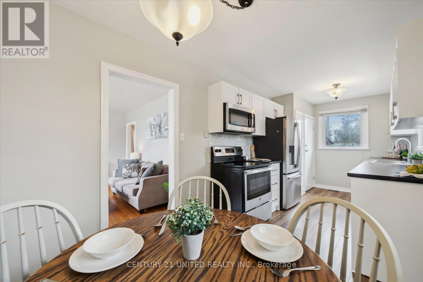 627 Bellaire Street, Peterborough South (West), Ontario  K9J 3Y5 - Photo 20 - X12128047
