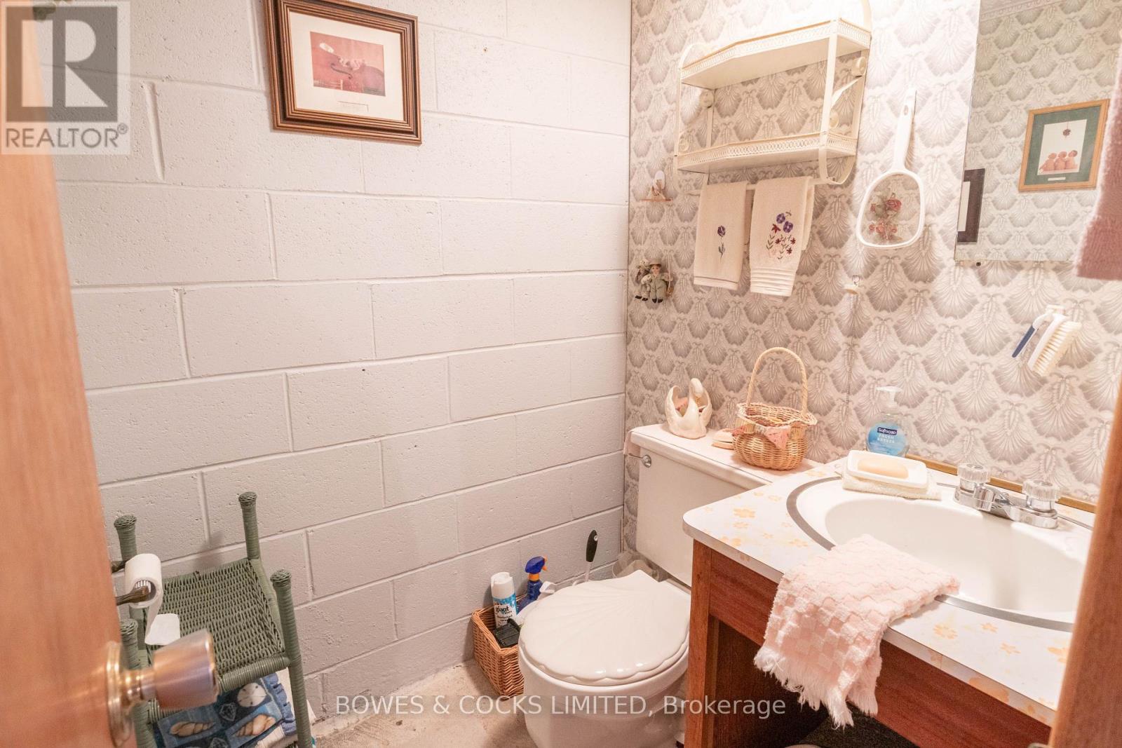 23 Hemlock Street, Highlands East (Bicroft Ward), Ontario  K0L 1M0 - Photo 38 - X12128145