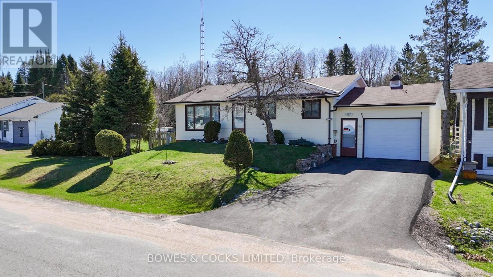 23 Hemlock Street, Highlands East (Bicroft Ward), Ontario  K0L 1M0 - Photo 5 - X12128145
