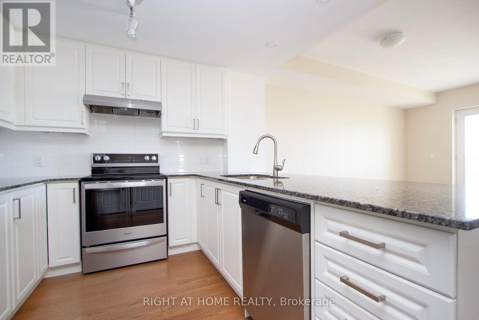405 - 21 Brookhouse Drive, Clarington (Newcastle), Ontario  L1B 1N8 - Photo 10 - E12128202
