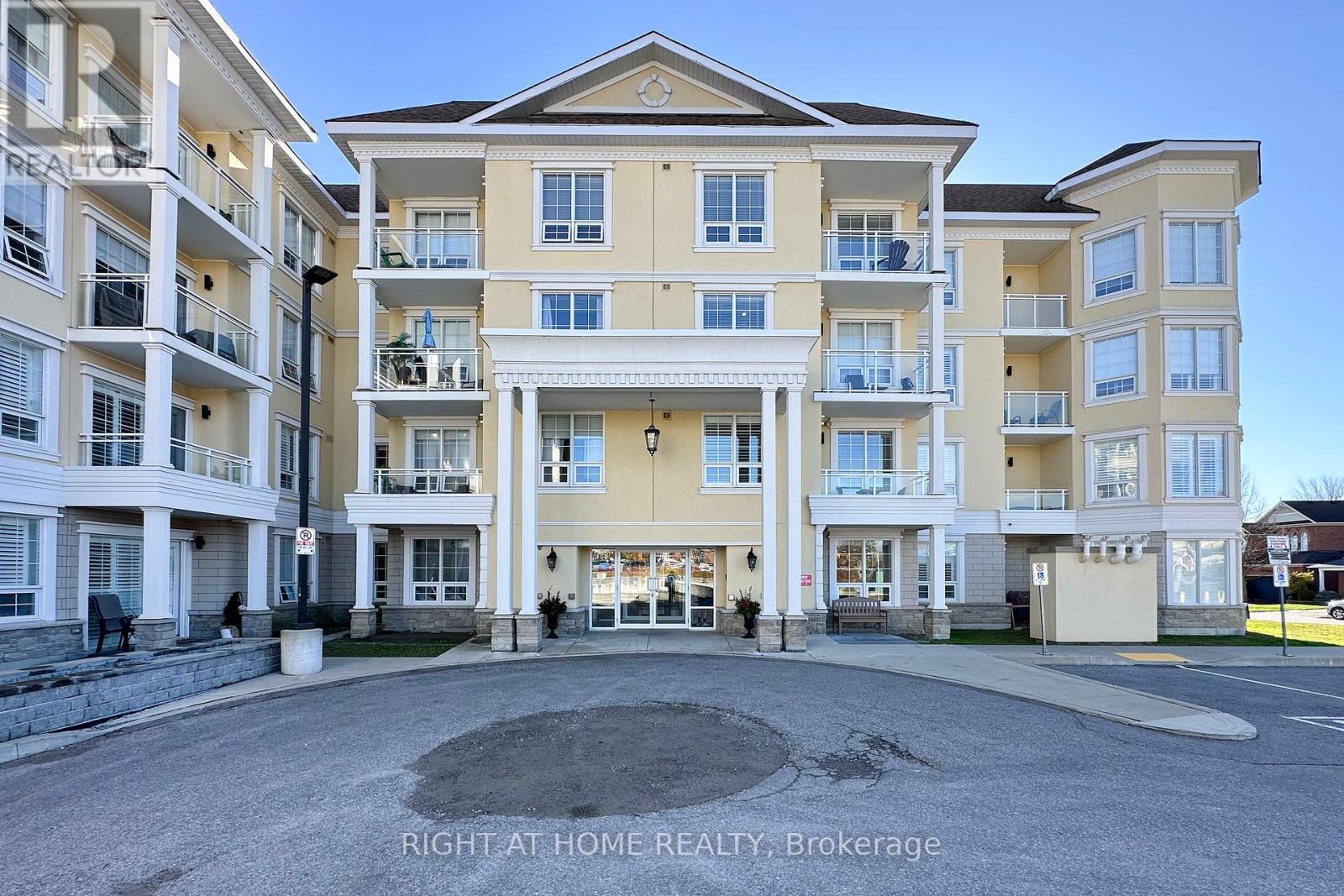 405 - 21 Brookhouse Drive, Clarington (Newcastle), Ontario  L1B 1N8 - Photo 2 - E12128202