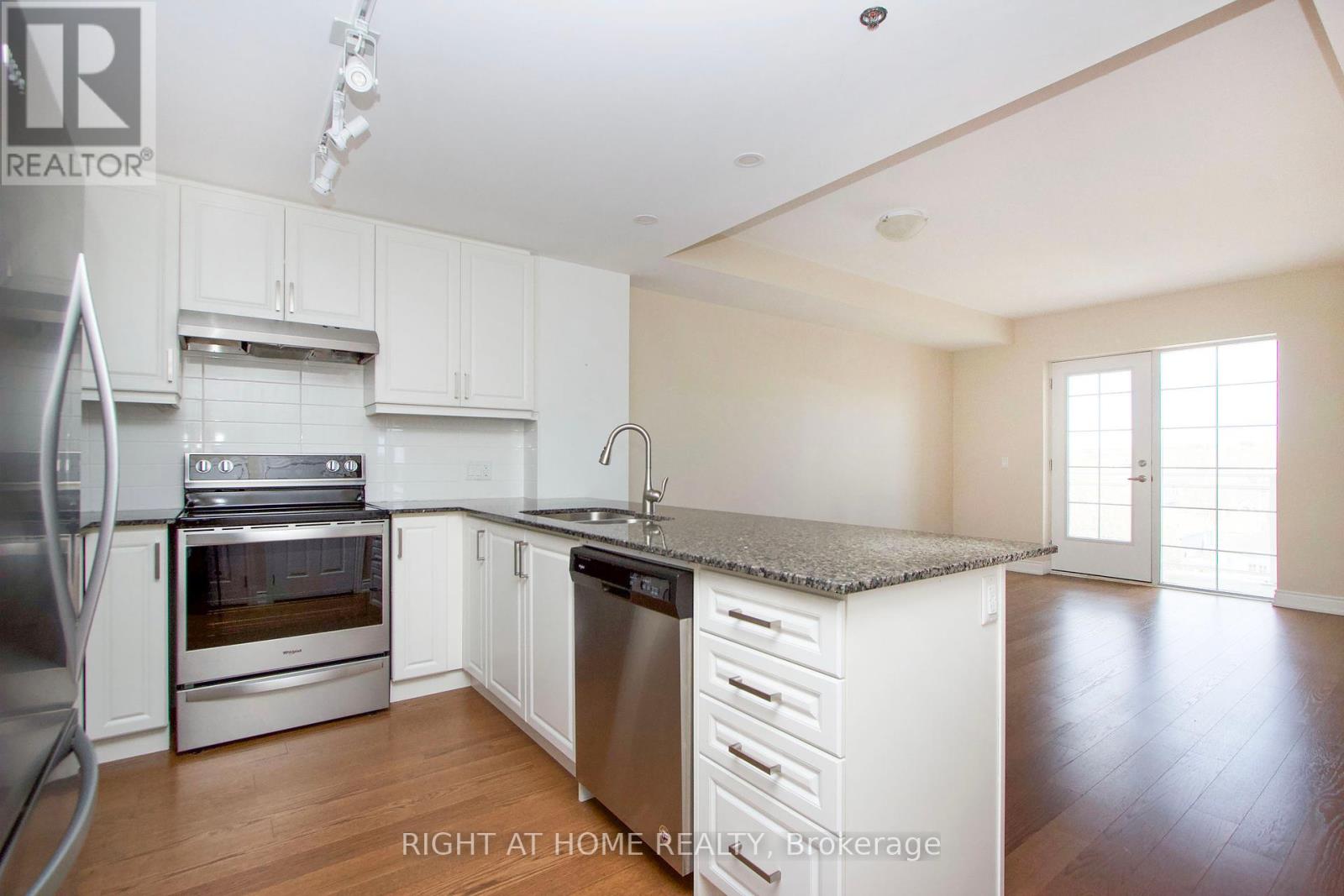 405 - 21 Brookhouse Drive, Clarington (Newcastle), Ontario  L1B 1N8 - Photo 7 - E12128202