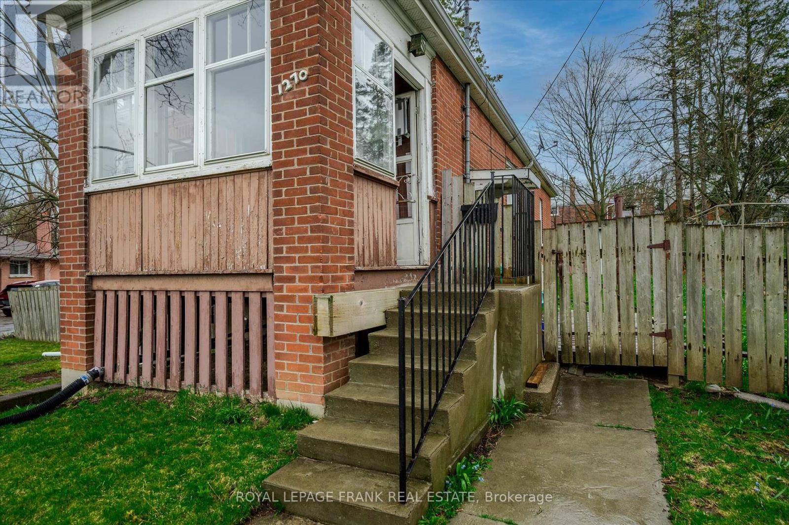 1270 Clonsilla Avenue, Peterborough (Monaghan), Ontario  K9J 5Z2 - Photo 4 - X12128400