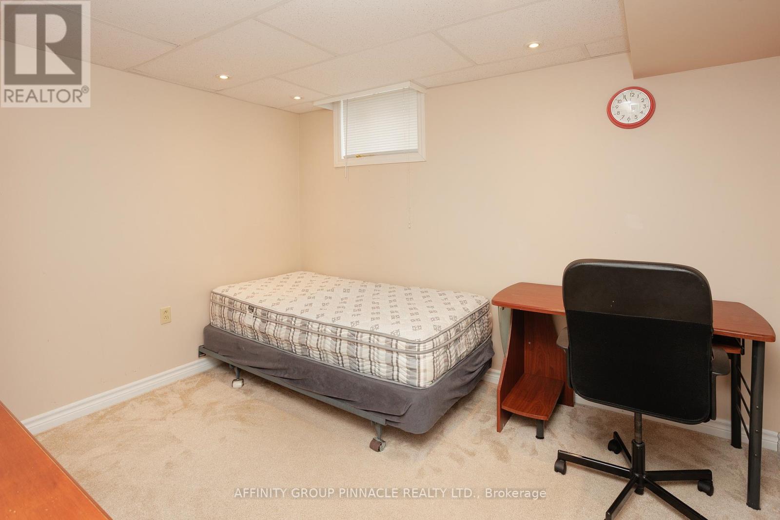2 Maple Crescent, Kawartha Lakes (Lindsay), Ontario  K9V 2R7 - Photo 43 - X12128544