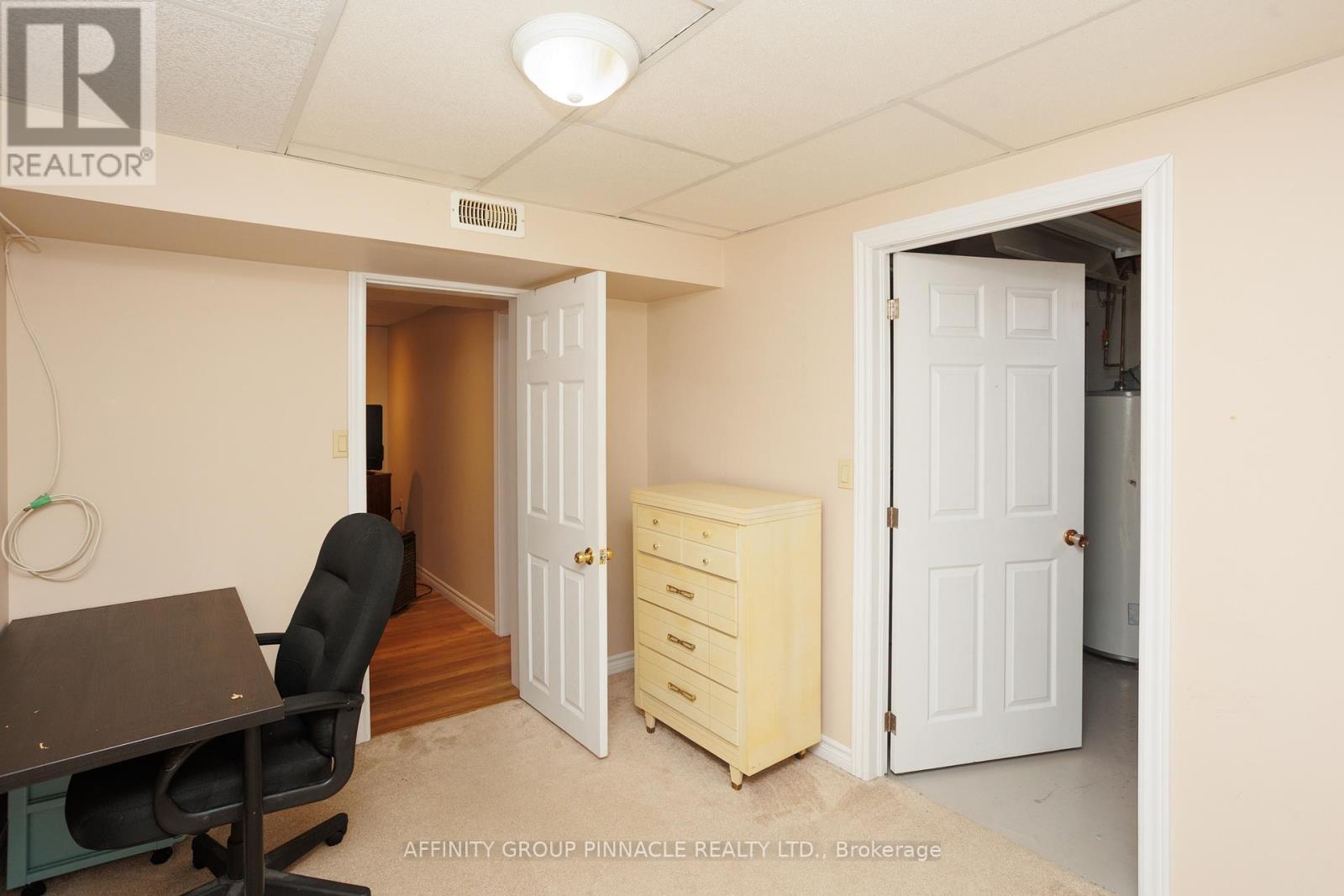 2 Maple Crescent, Kawartha Lakes (Lindsay), Ontario  K9V 2R7 - Photo 45 - X12128544