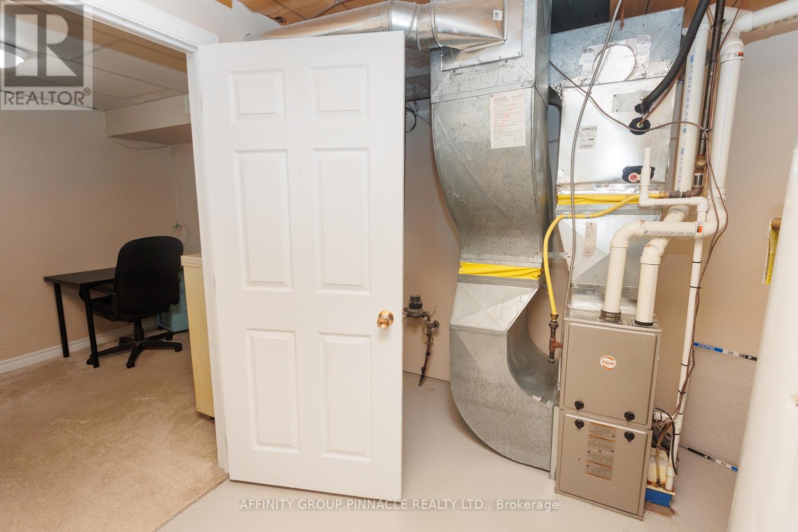 2 Maple Crescent, Kawartha Lakes (Lindsay), Ontario  K9V 2R7 - Photo 48 - X12128544