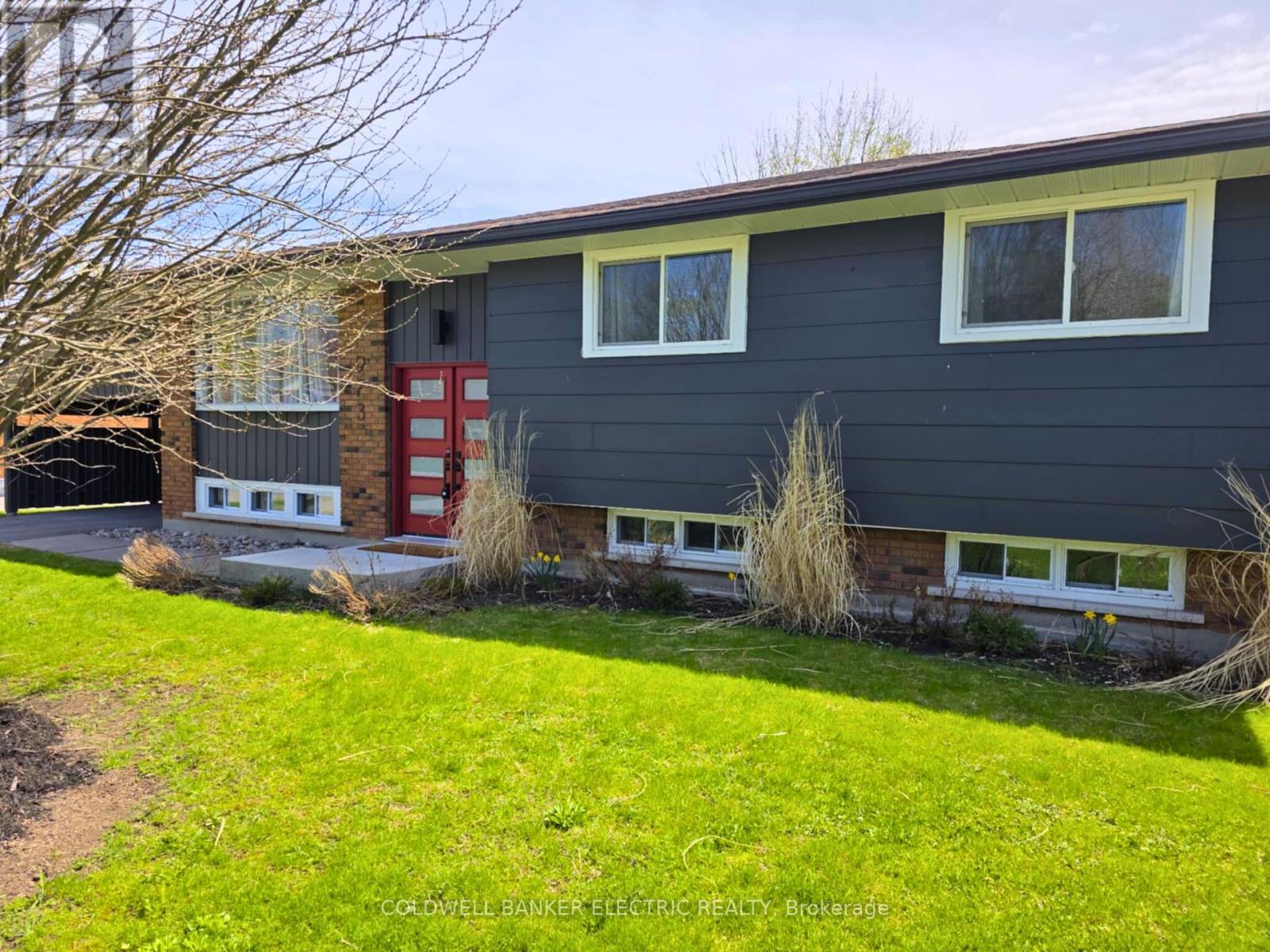 973 Afton Road, Peterborough West (Central), Ontario  K9J 7K3 - Photo 3 - X12128850
