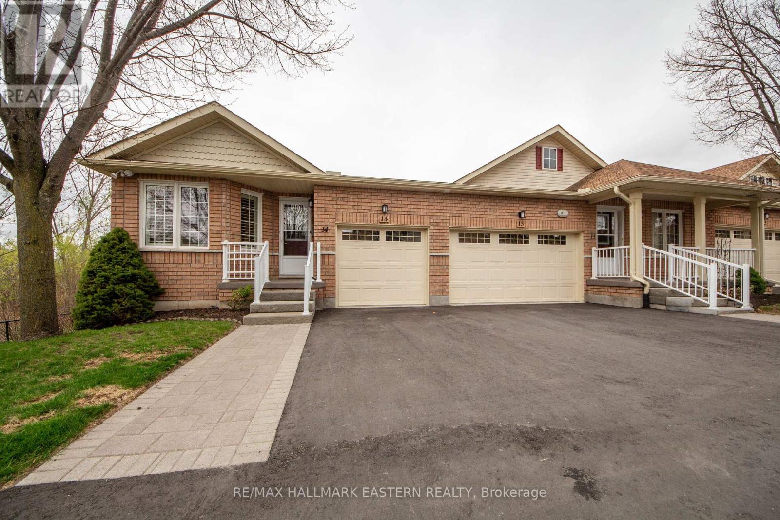 14 - 877 Wentworth Street, Peterborough West (Central), Ontario  K9J 8R7 - Photo 2 - X12128877