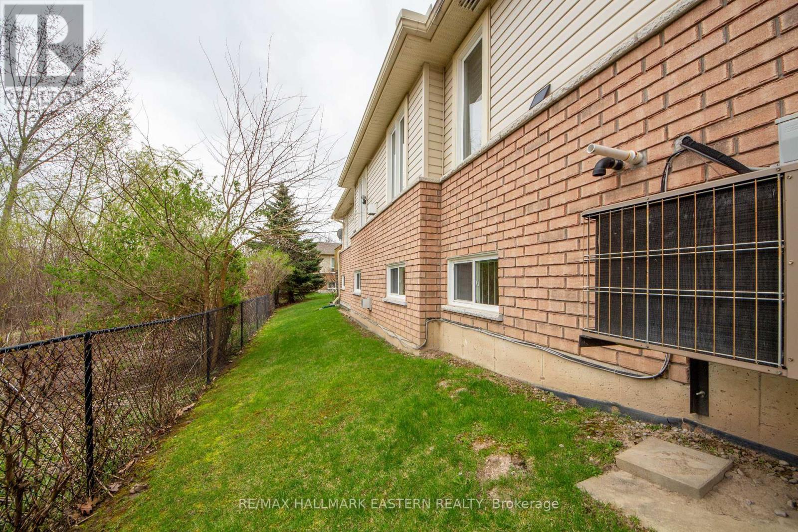 14 - 877 Wentworth Street, Peterborough West (Central), Ontario  K9J 8R7 - Photo 35 - X12128877