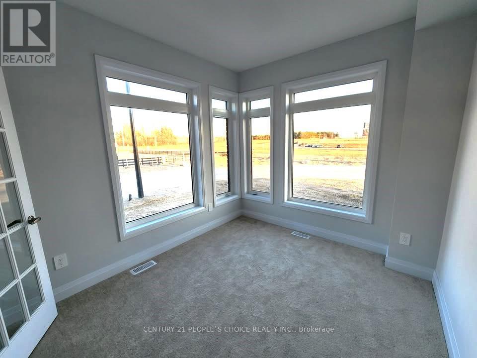92 Corley Street, Kawartha Lakes (Lindsay), Ontario  K9V 6C2 - Photo 10 - X12128878