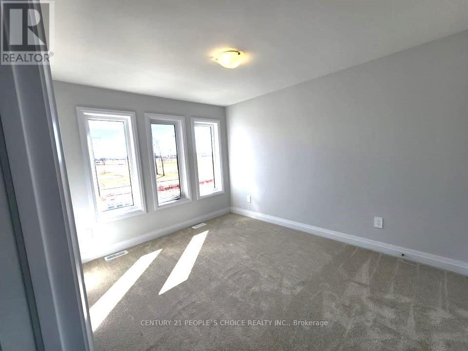 92 Corley Street, Kawartha Lakes (Lindsay), Ontario  K9V 6C2 - Photo 17 - X12128878