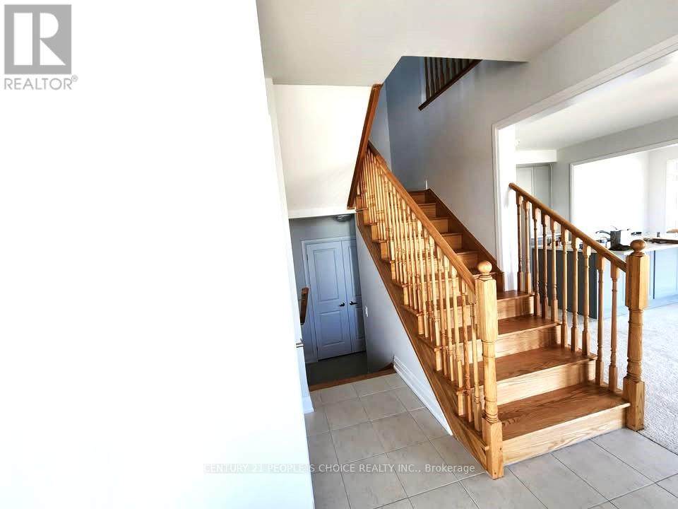 92 Corley Street, Kawartha Lakes (Lindsay), Ontario  K9V 6C2 - Photo 7 - X12128878