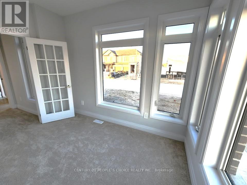 92 Corley Street, Kawartha Lakes (Lindsay), Ontario  K9V 6C2 - Photo 9 - X12128878