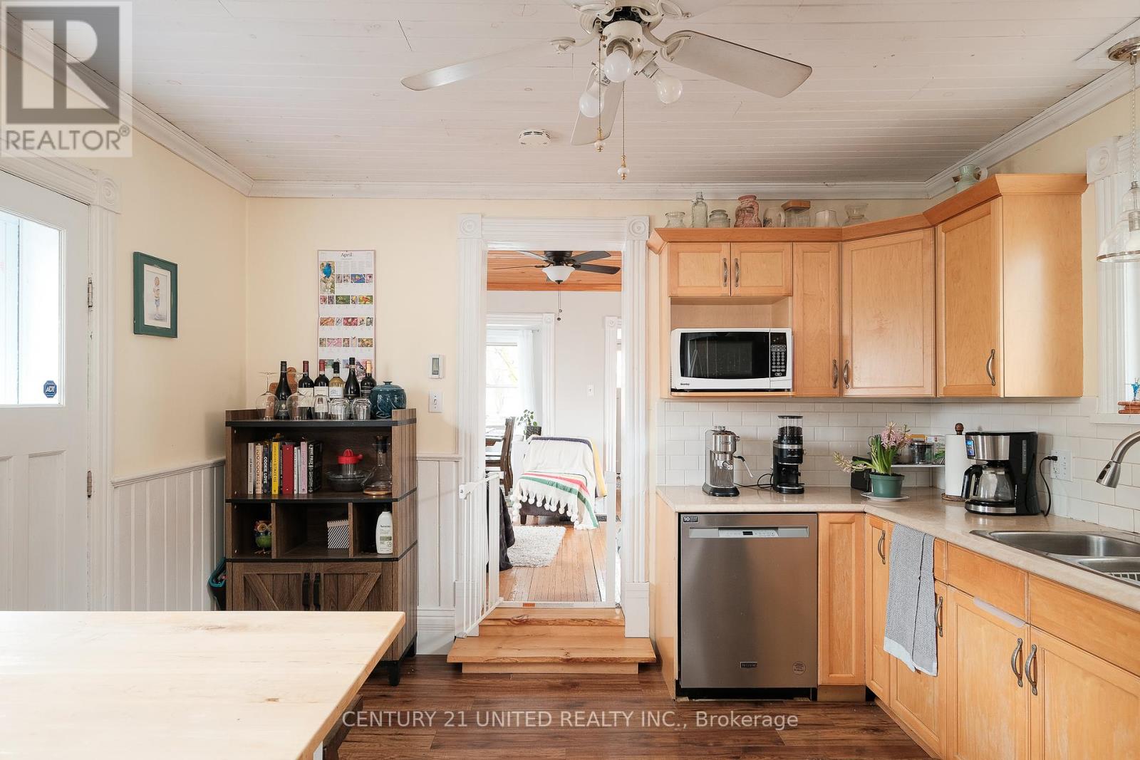 512 Parnell Street, Peterborough Central (South), Ontario  K9J 4J4 - Photo 10 - X12129041