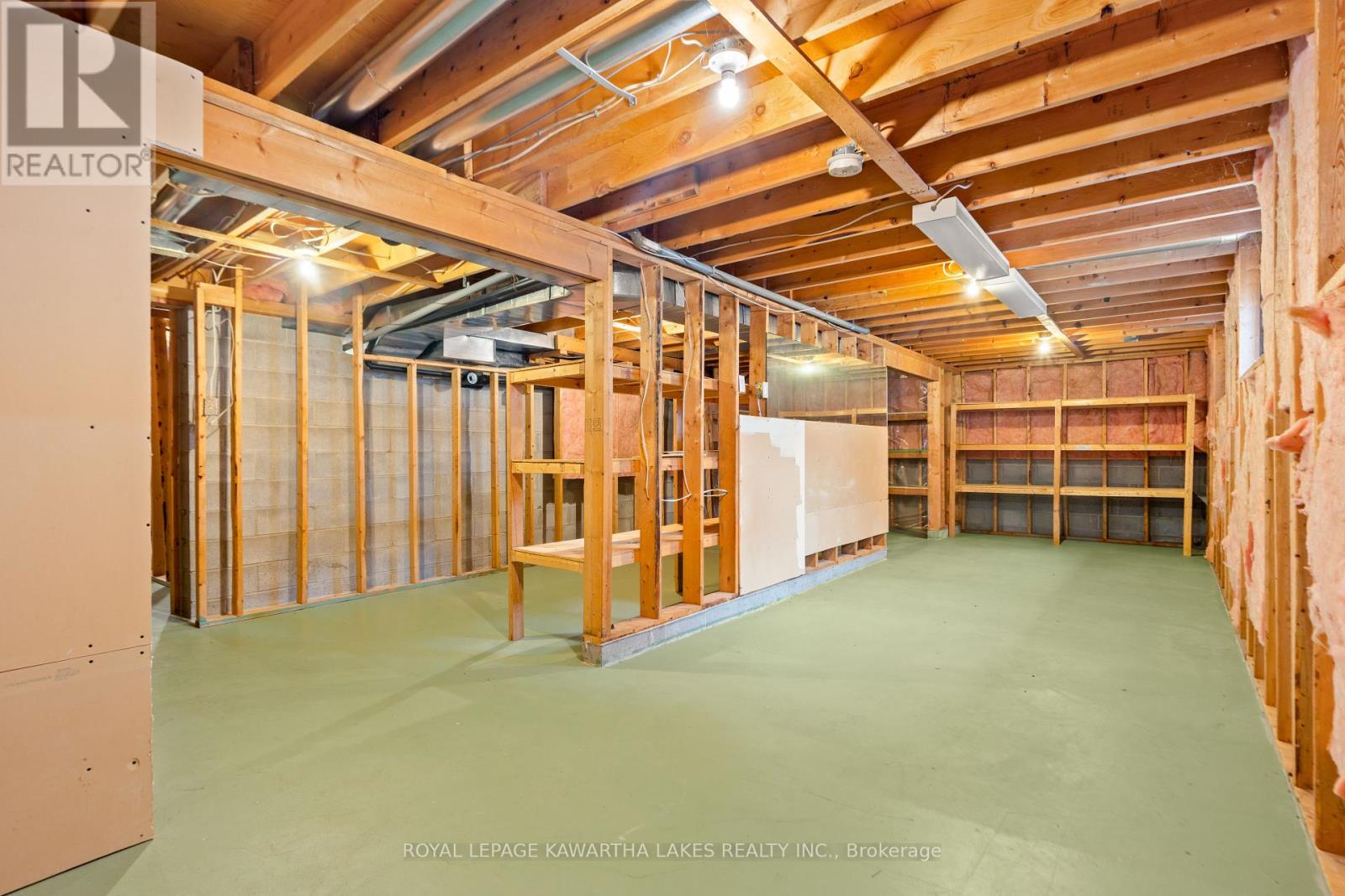 146 Queen Street, Kawartha Lakes (Lindsay), Ontario  K9V 1H1 - Photo 39 - X12129465
