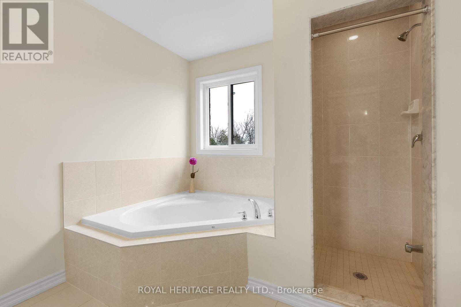 141 Springdale Drive, Kawartha Lakes (Lindsay), Ontario  K9V 0N1 - Photo 16 - X12129483