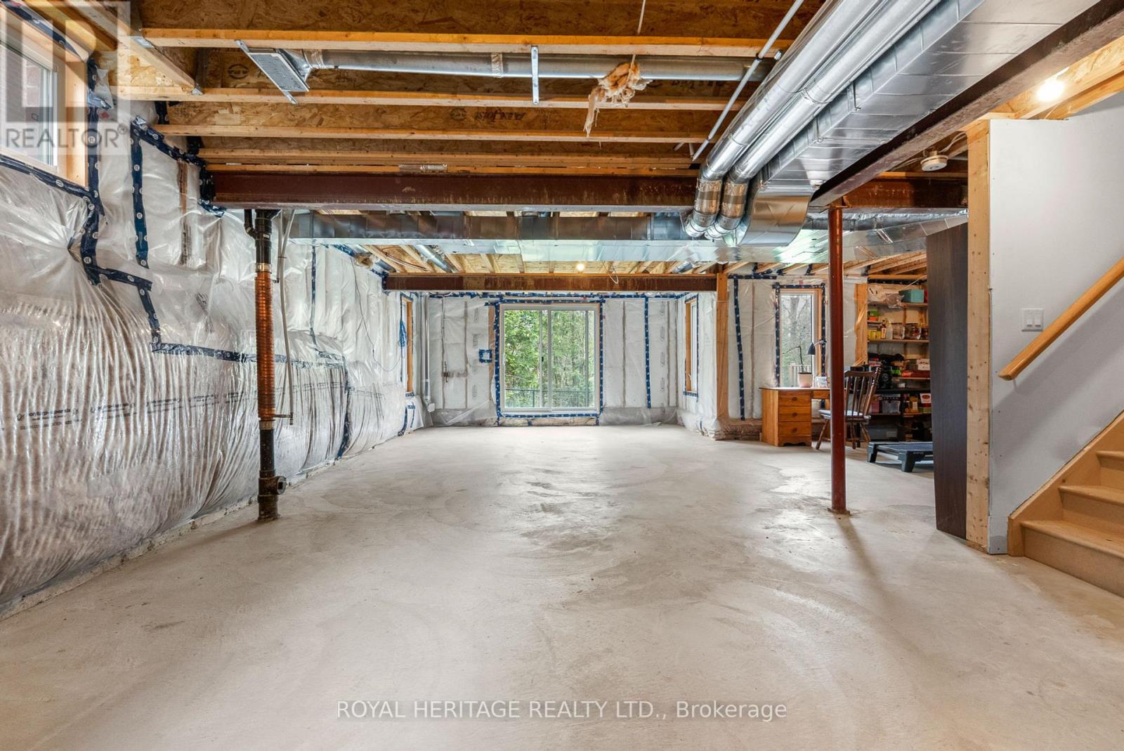 141 Springdale Drive, Kawartha Lakes (Lindsay), Ontario  K9V 0N1 - Photo 24 - X12129483