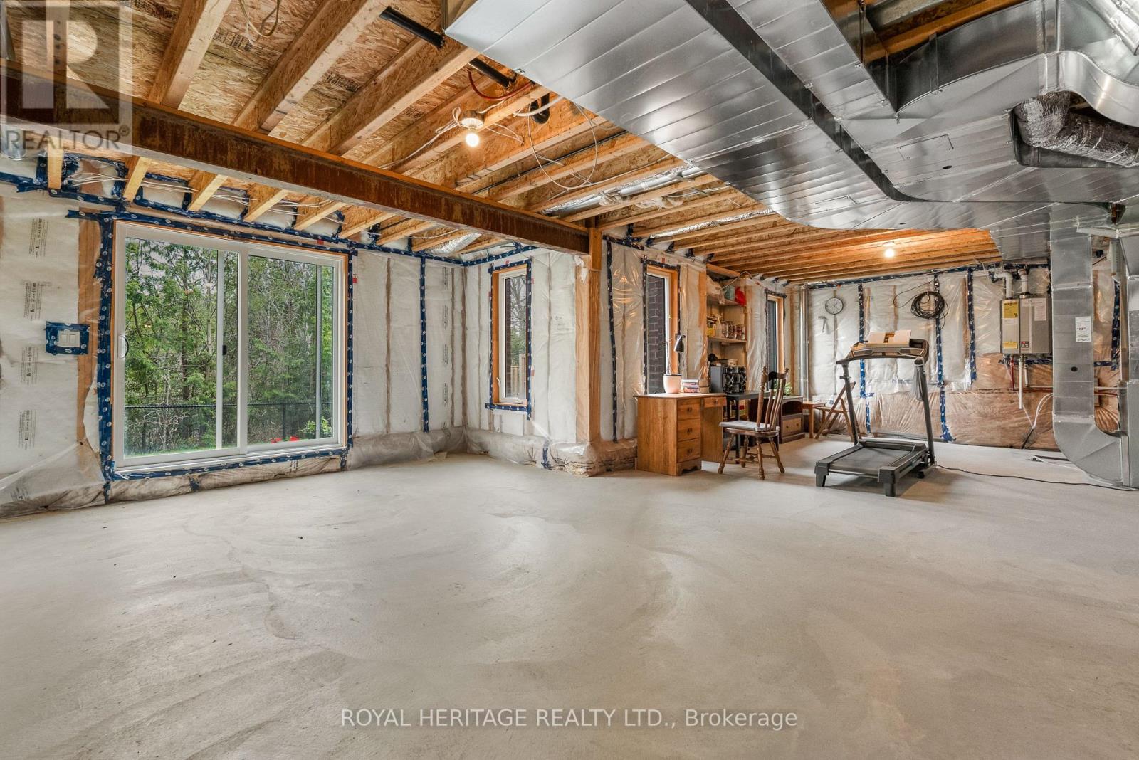 141 Springdale Drive, Kawartha Lakes (Lindsay), Ontario  K9V 0N1 - Photo 25 - X12129483