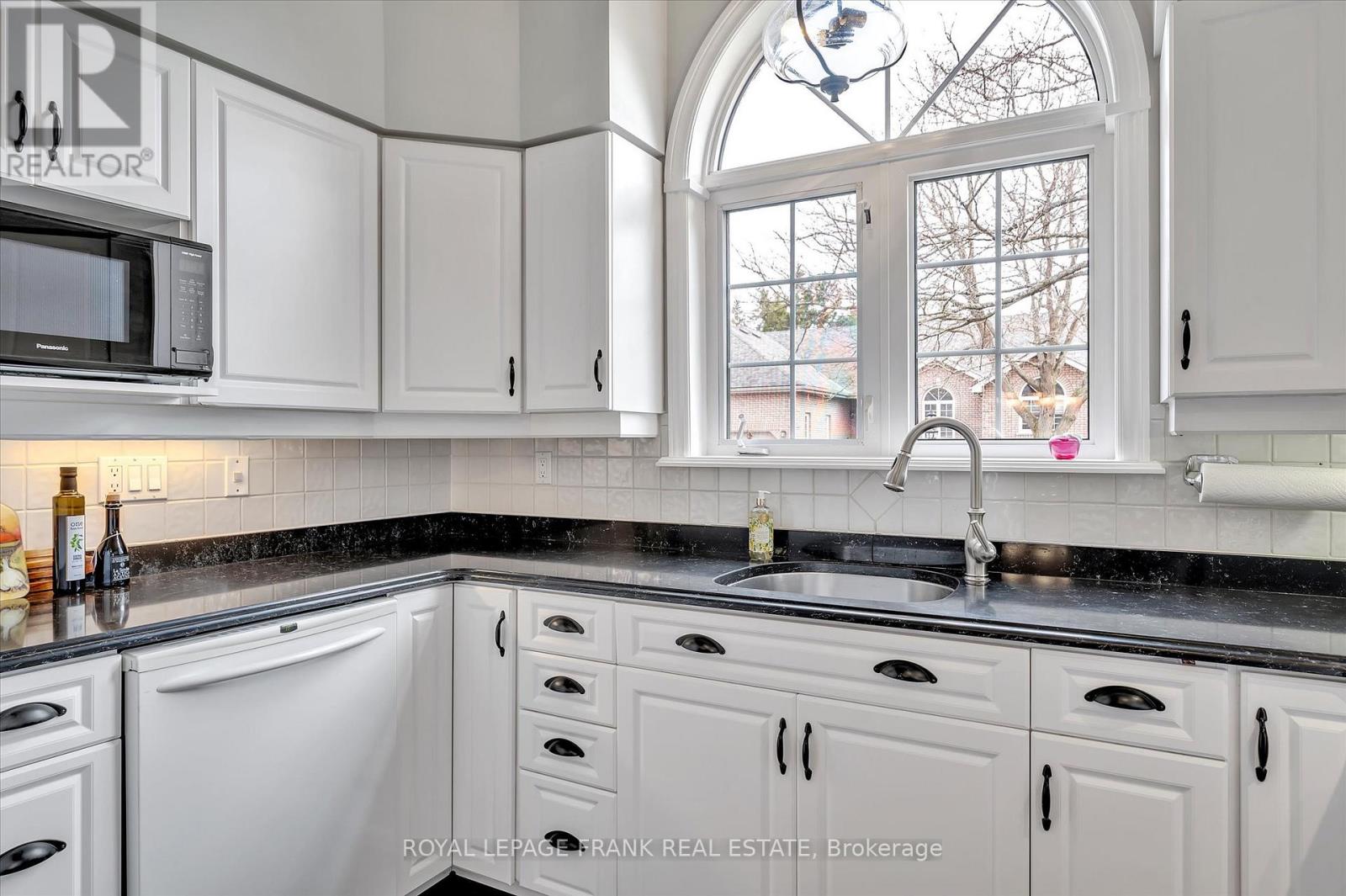 31 - 300 Franmor Drive, Peterborough East (North), Ontario  K9H 7R2 - Photo 25 - X12129629