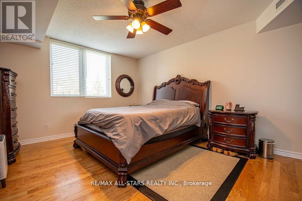 305 - 51 Rivermill Boulevard, Kawartha Lakes (Lindsay), Ontario  K9V 6E8 - Photo 11 - X12130096