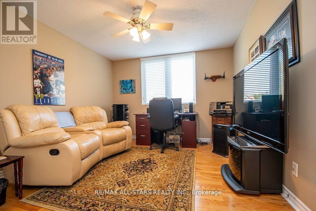 305 - 51 Rivermill Boulevard, Kawartha Lakes (Lindsay), Ontario  K9V 6E8 - Photo 18 - X12130096