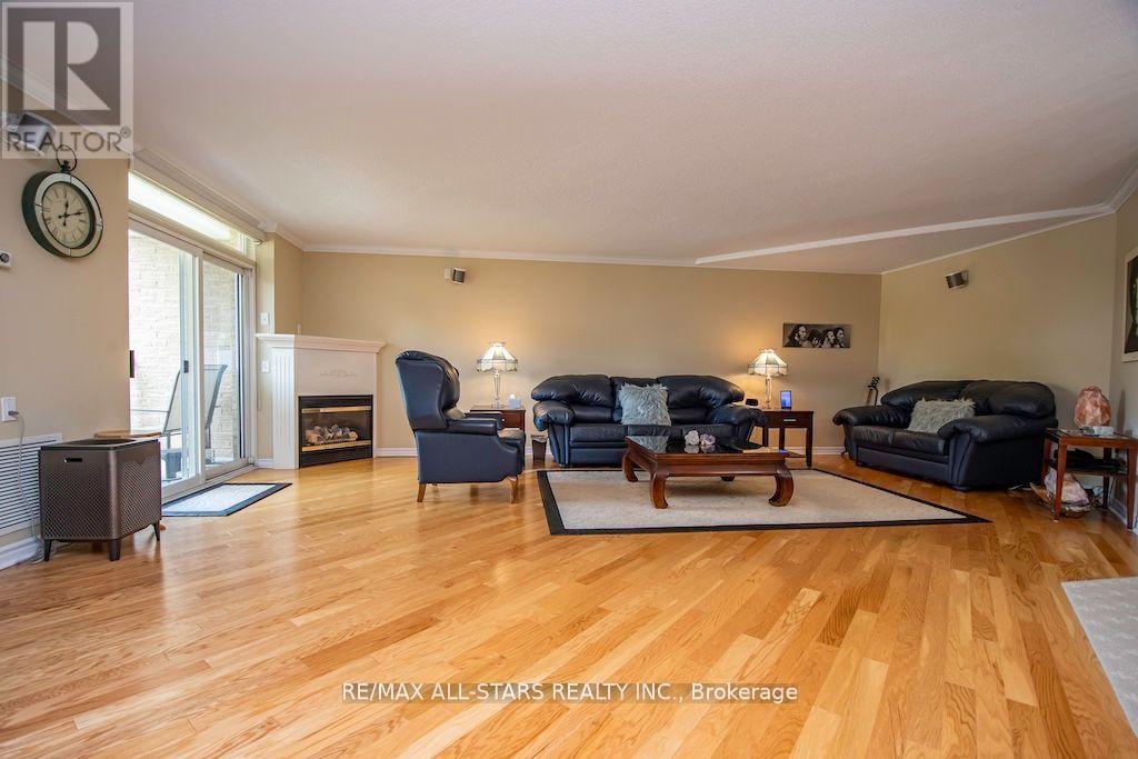 305 - 51 Rivermill Boulevard, Kawartha Lakes (Lindsay), Ontario  K9V 6E8 - Photo 6 - X12130096