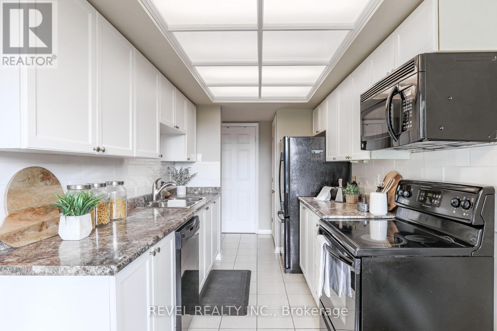 102 - 50 Rivermill Boulevard, Kawartha Lakes (Lindsay), Ontario  K9V 6C1 - Photo 14 - X12130368