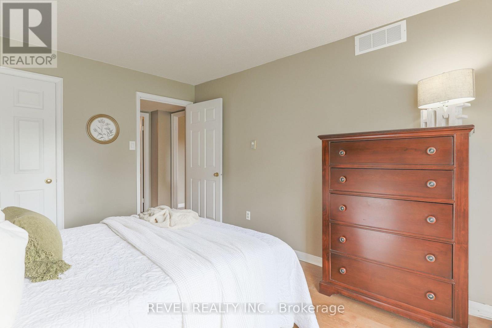 102 - 50 Rivermill Boulevard, Kawartha Lakes (Lindsay), Ontario  K9V 6C1 - Photo 23 - X12130368
