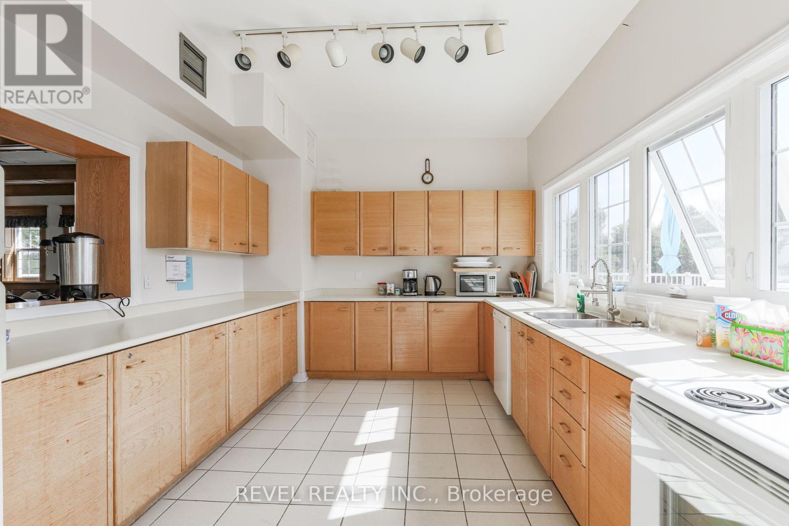 102 - 50 Rivermill Boulevard, Kawartha Lakes (Lindsay), Ontario  K9V 6C1 - Photo 37 - X12130368