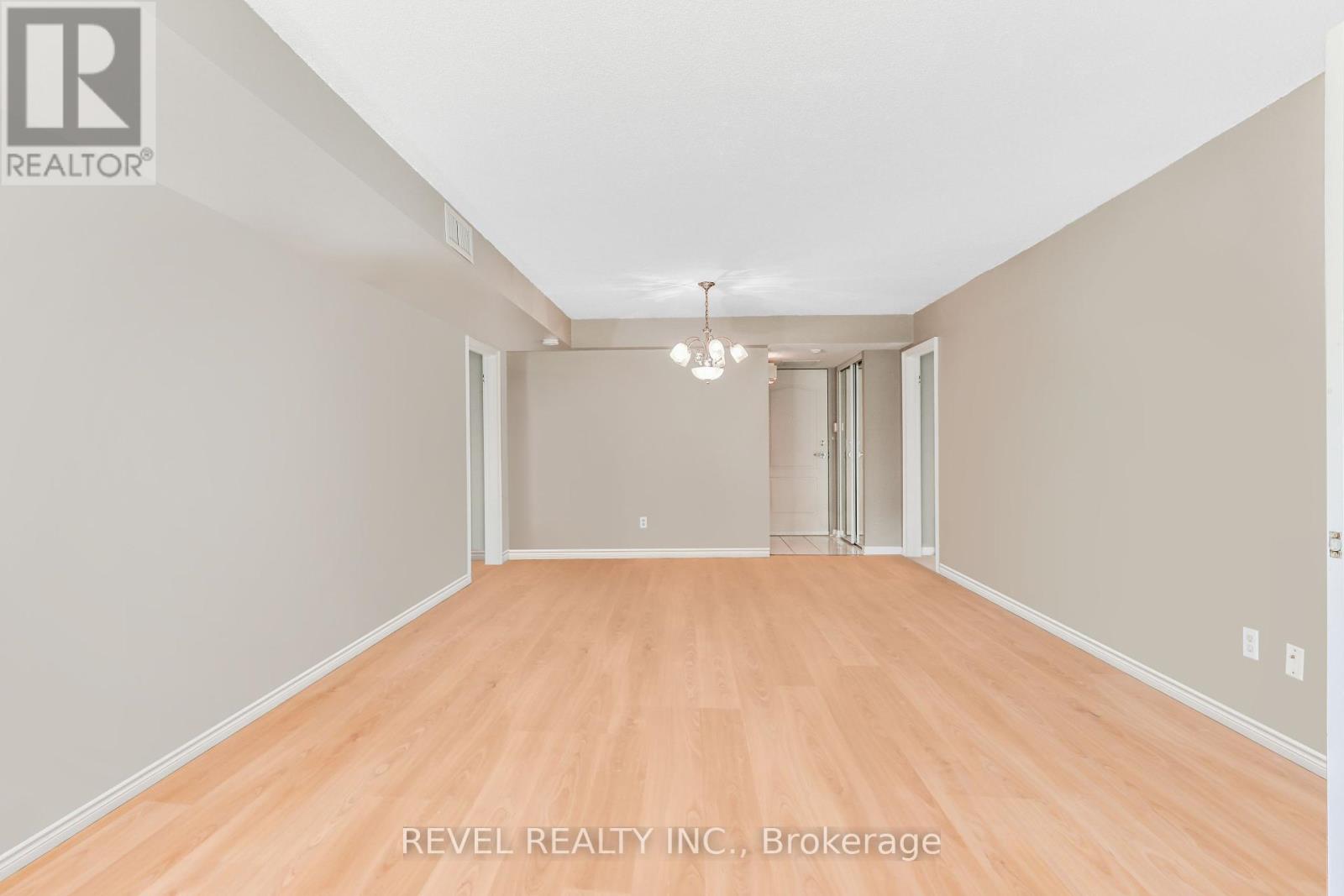 102 - 50 Rivermill Boulevard, Kawartha Lakes (Lindsay), Ontario  K9V 6C1 - Photo 5 - X12130368