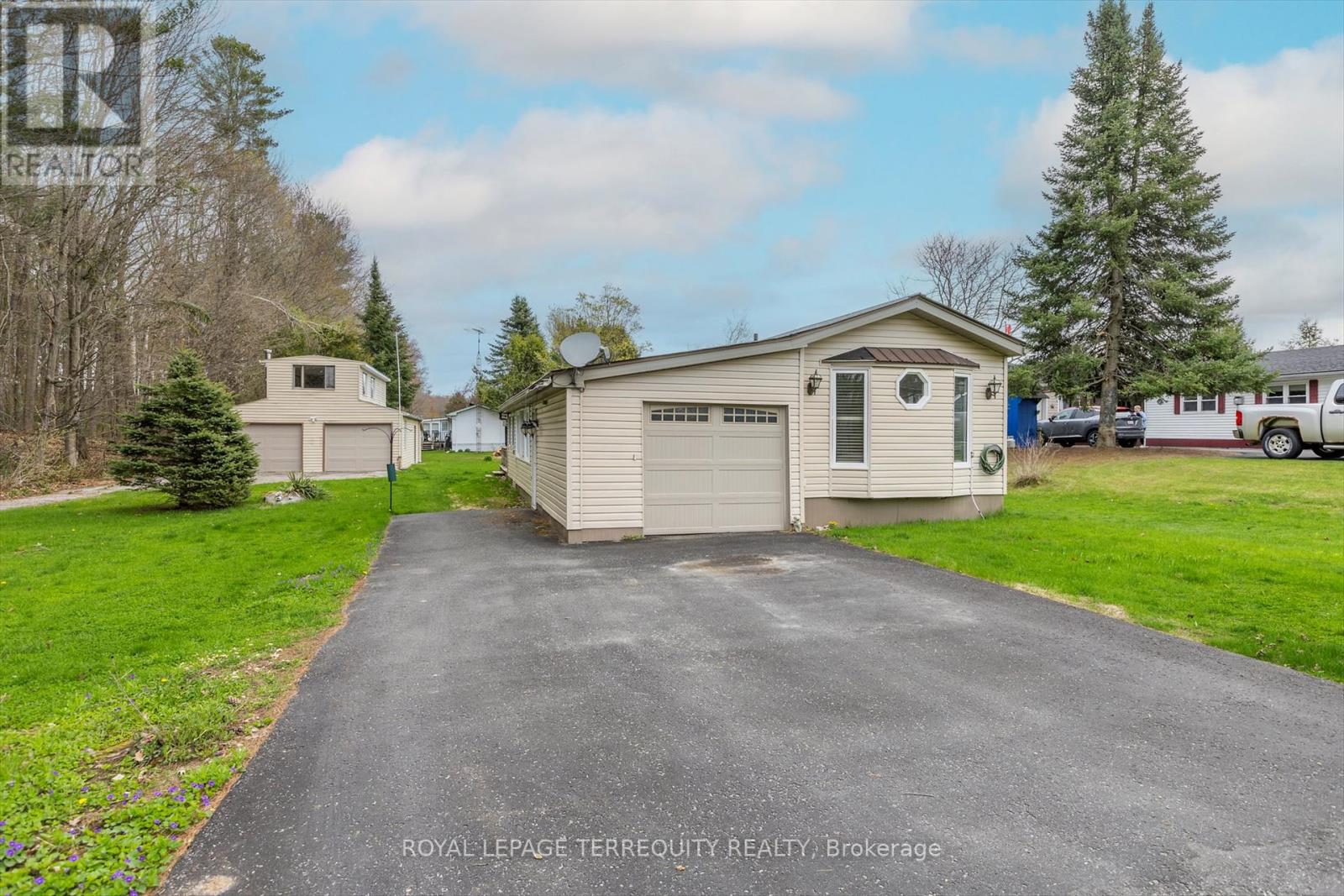 65 Chandos Street, Havelock-Belmont-Methuen (Havelock), Ontario  K0L 1Z0 - Photo 2 - X12130009