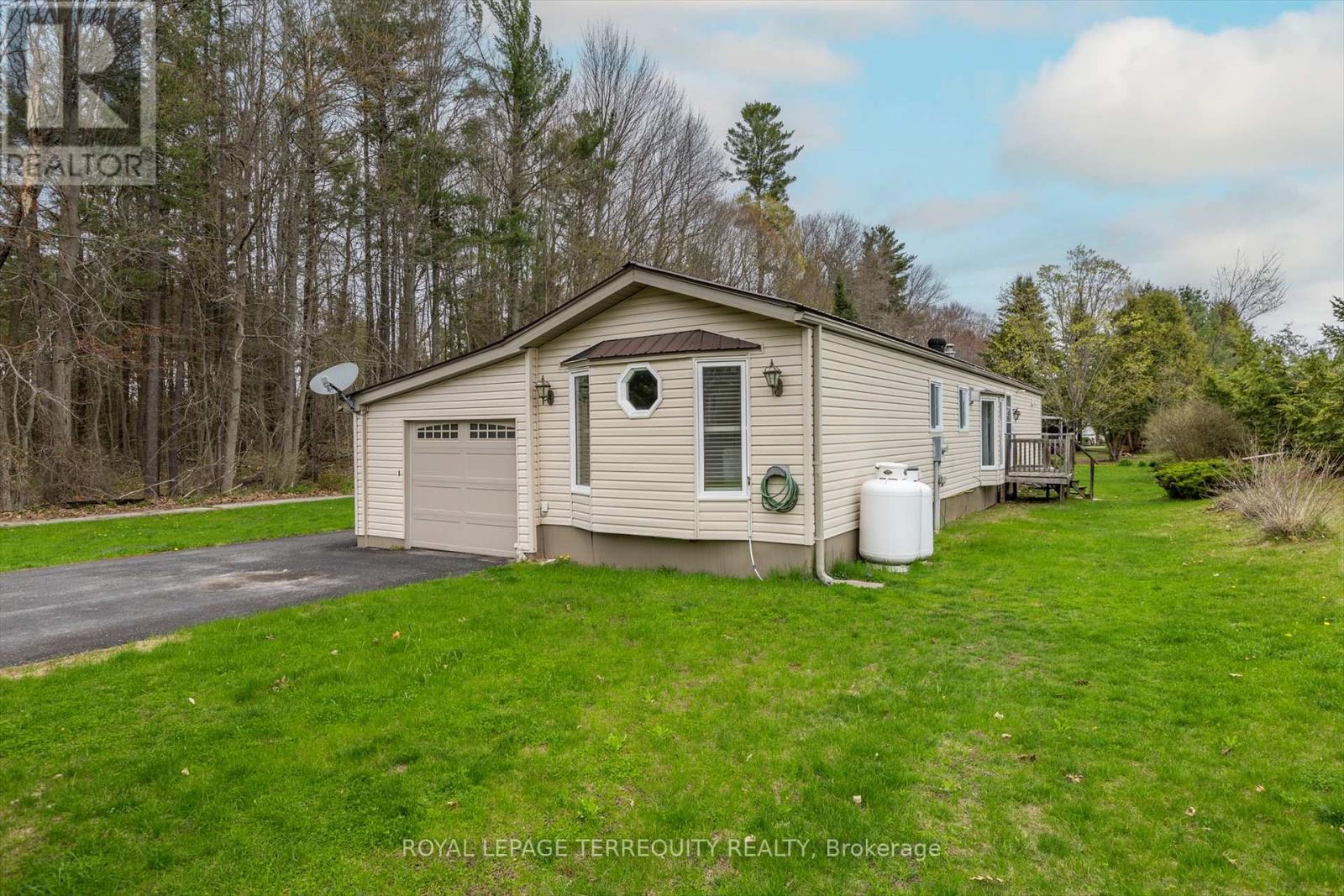 65 Chandos Street, Havelock-Belmont-Methuen (Havelock), Ontario  K0L 1Z0 - Photo 3 - X12130009
