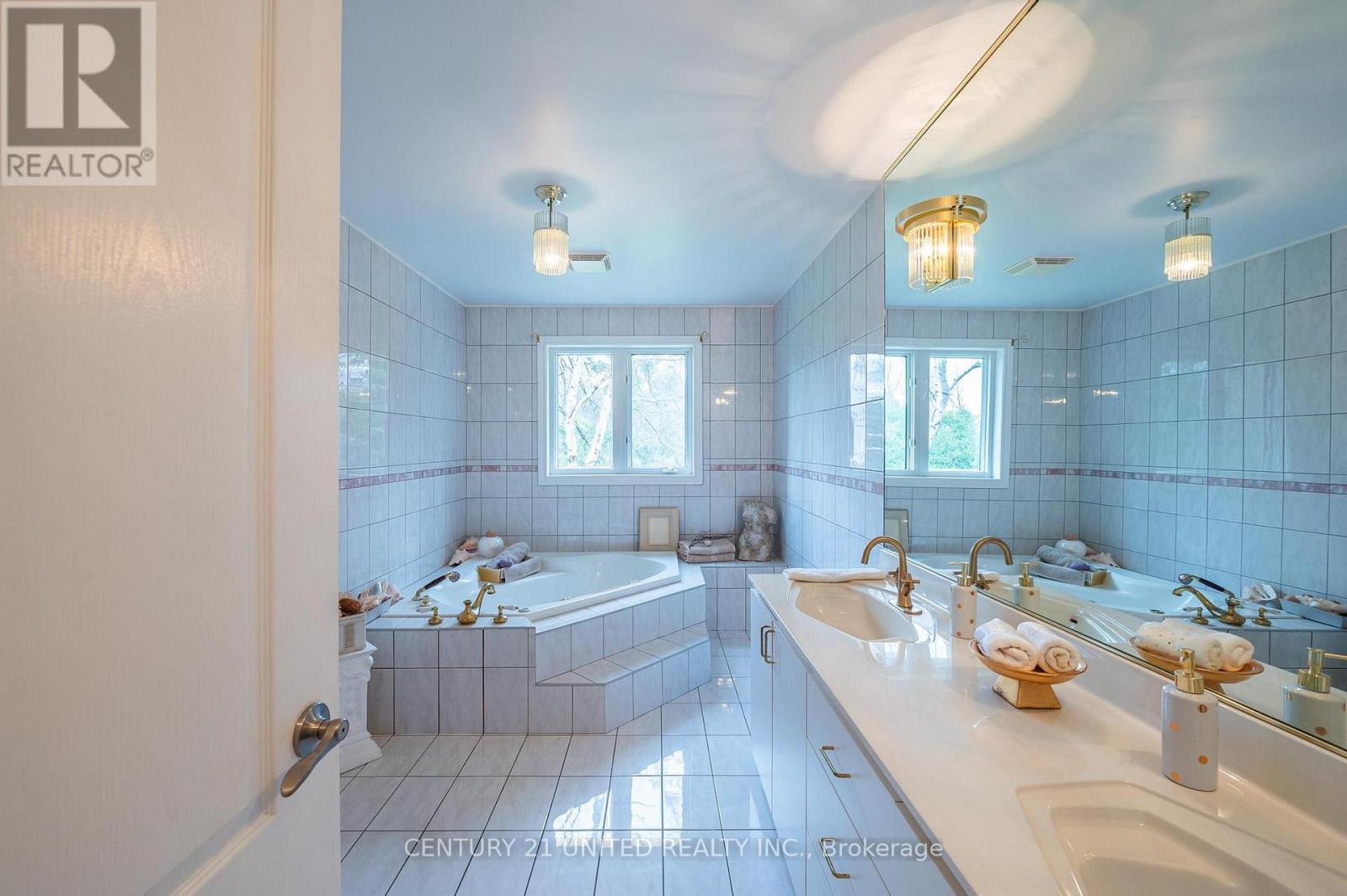 29 Elliott Drive, Selwyn, Ontario  K9J 6X4 - Photo 15 - X12130402
