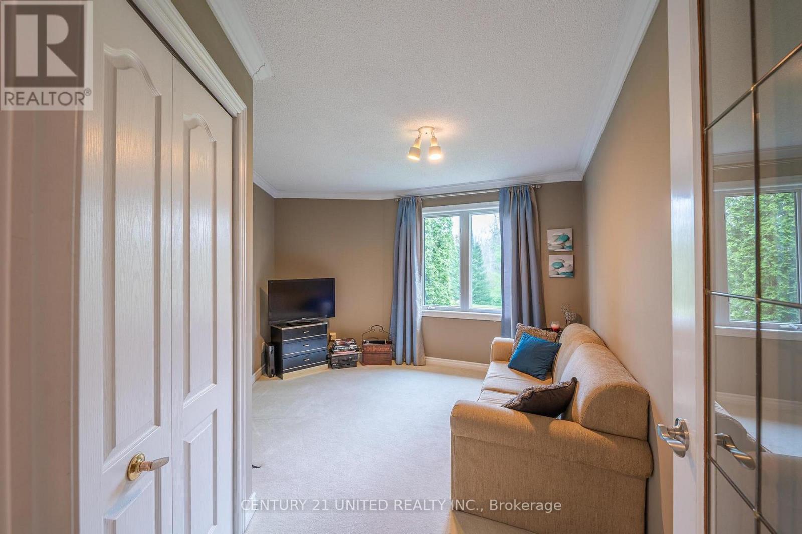 29 Elliott Drive, Selwyn, Ontario  K9J 6X4 - Photo 16 - X12130402