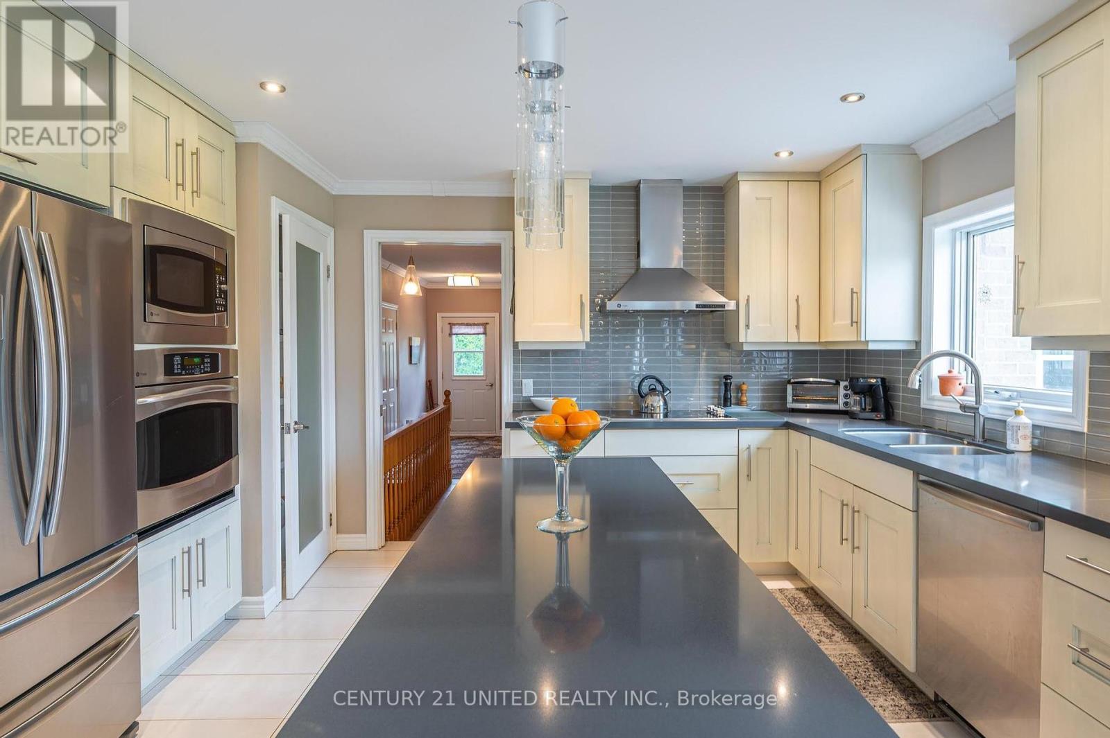 29 Elliott Drive, Selwyn, Ontario  K9J 6X4 - Photo 6 - X12130402