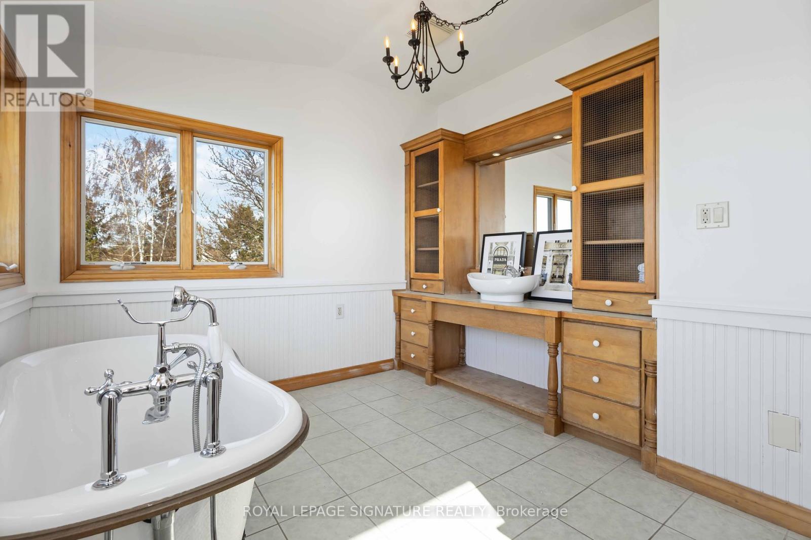 3741 Lakeshore Road E, Clarington (Newcastle), Ontario  L1B 1L9 - Photo 22 - E12130307