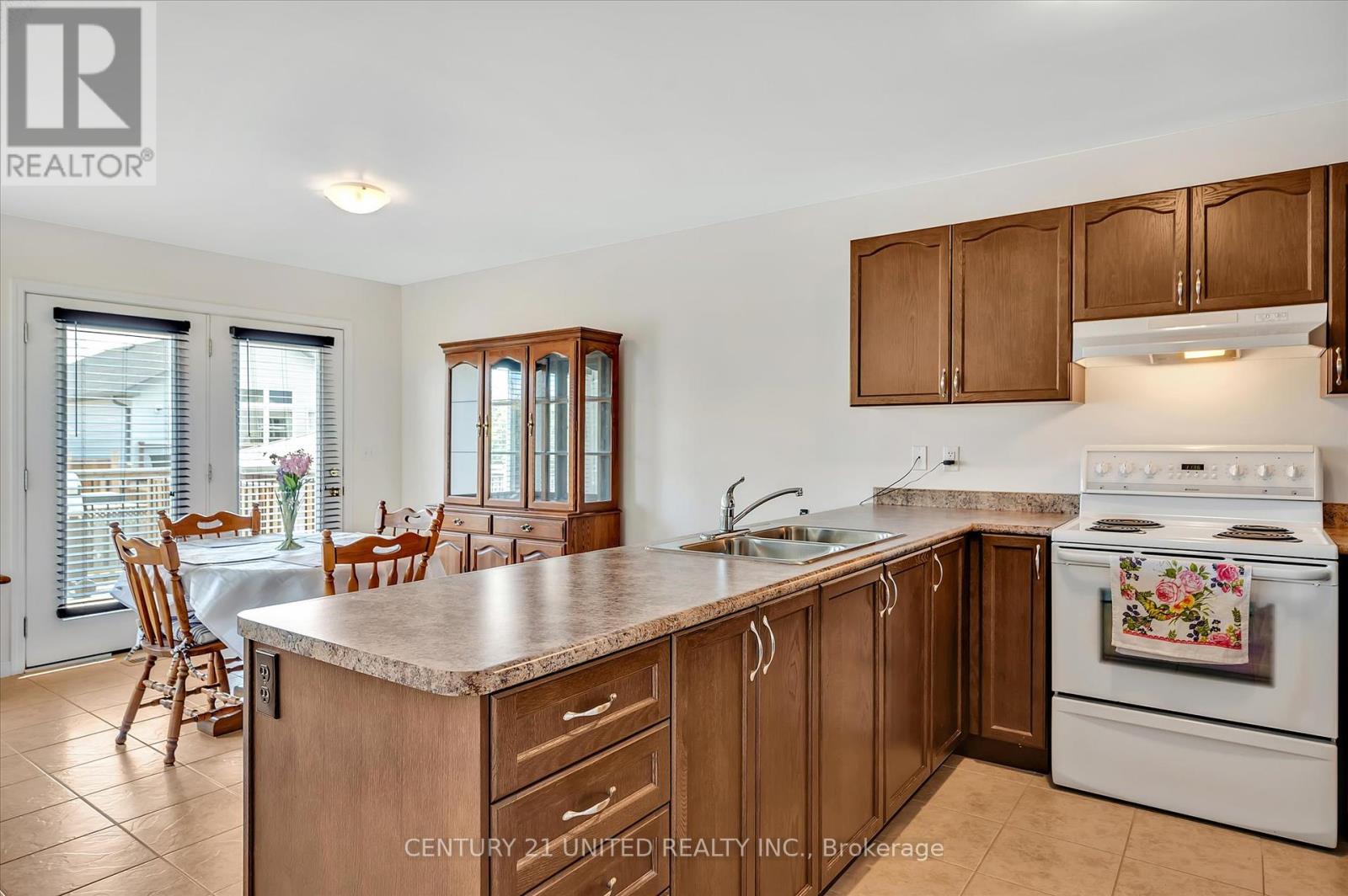 2691 Foxmeadow Road, Peterborough East (South), Ontario  K9L 0A8 - Photo 2 - X12130525