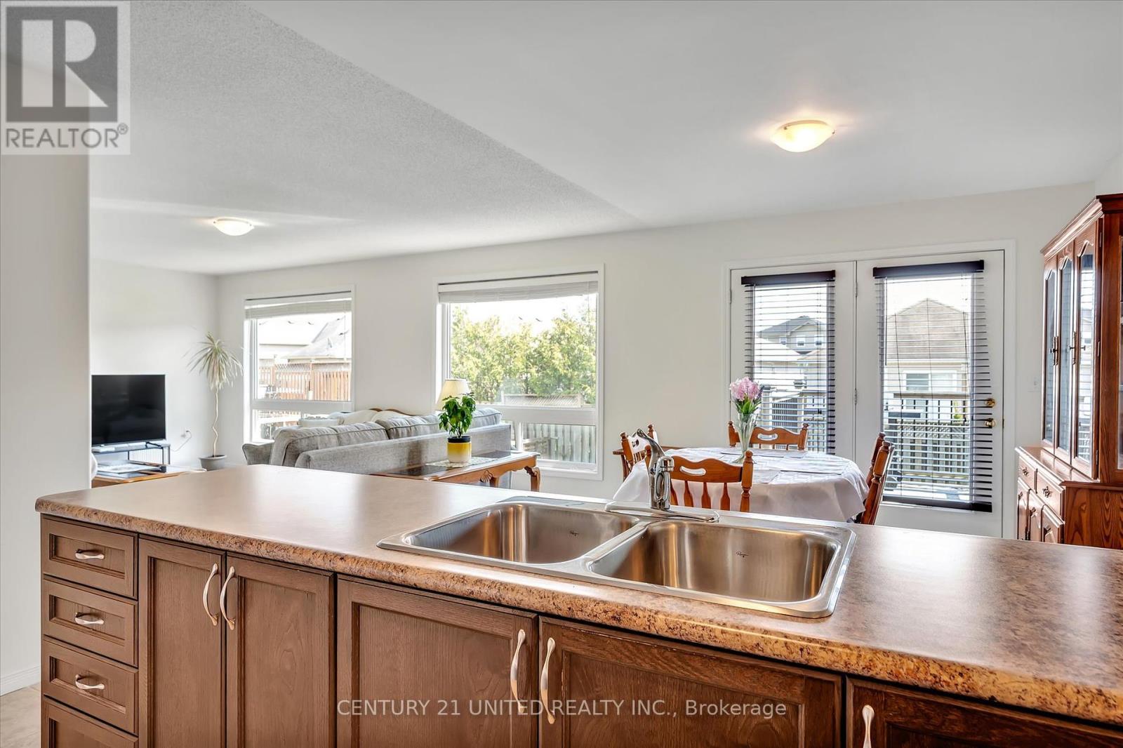 2691 Foxmeadow Road, Peterborough East (South), Ontario  K9L 0A8 - Photo 3 - X12130525