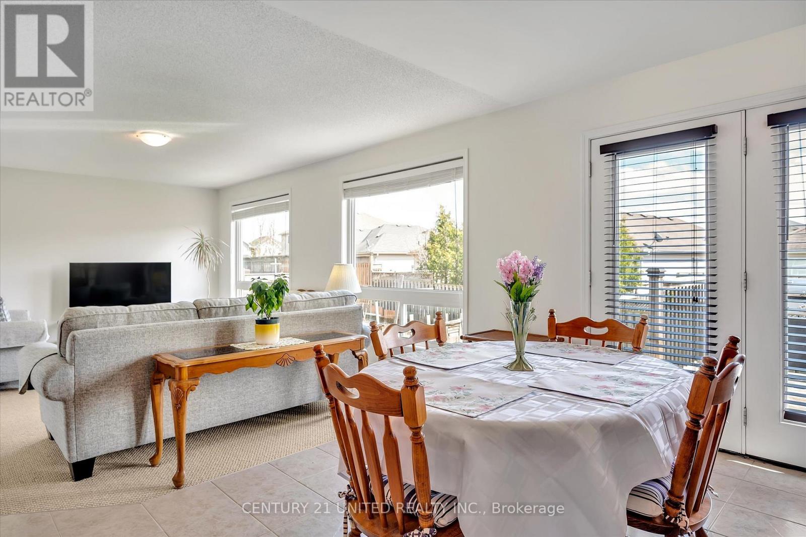 2691 Foxmeadow Road, Peterborough East (South), Ontario  K9L 0A8 - Photo 4 - X12130525
