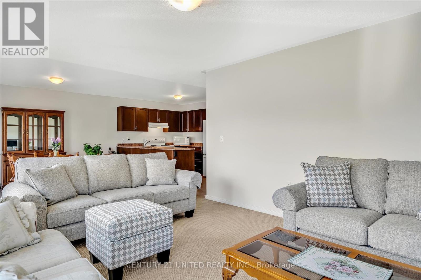 2691 Foxmeadow Road, Peterborough East (South), Ontario  K9L 0A8 - Photo 5 - X12130525