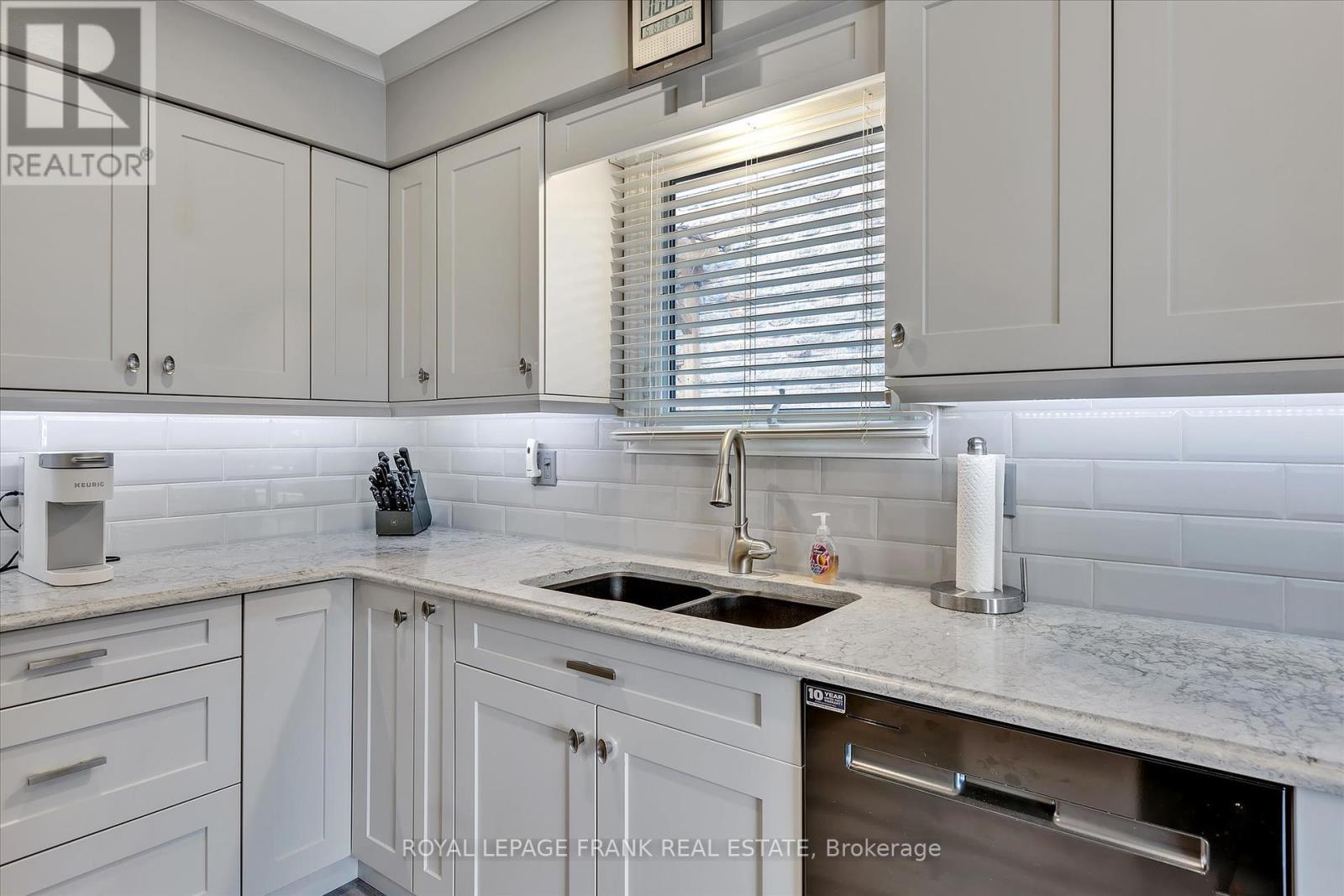 820 Donegal Street, Peterborough North (South), Ontario  K9H 4N4 - Photo 10 - X12130585