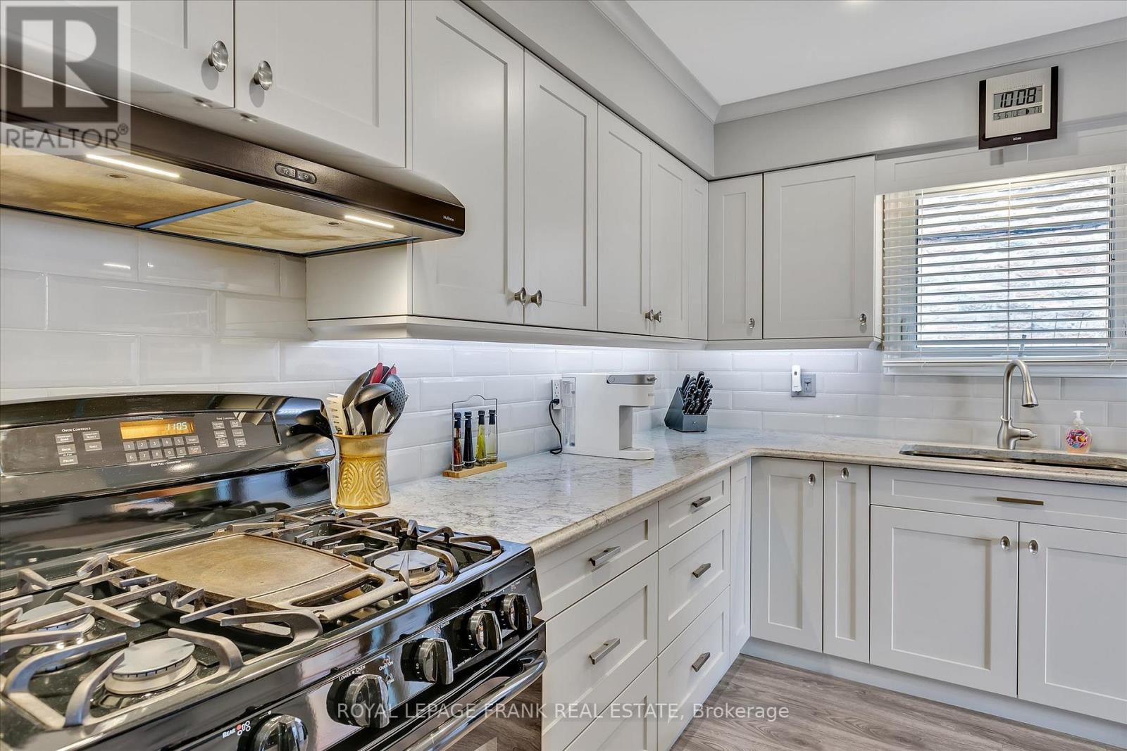 820 Donegal Street, Peterborough North (South), Ontario  K9H 4N4 - Photo 11 - X12130585