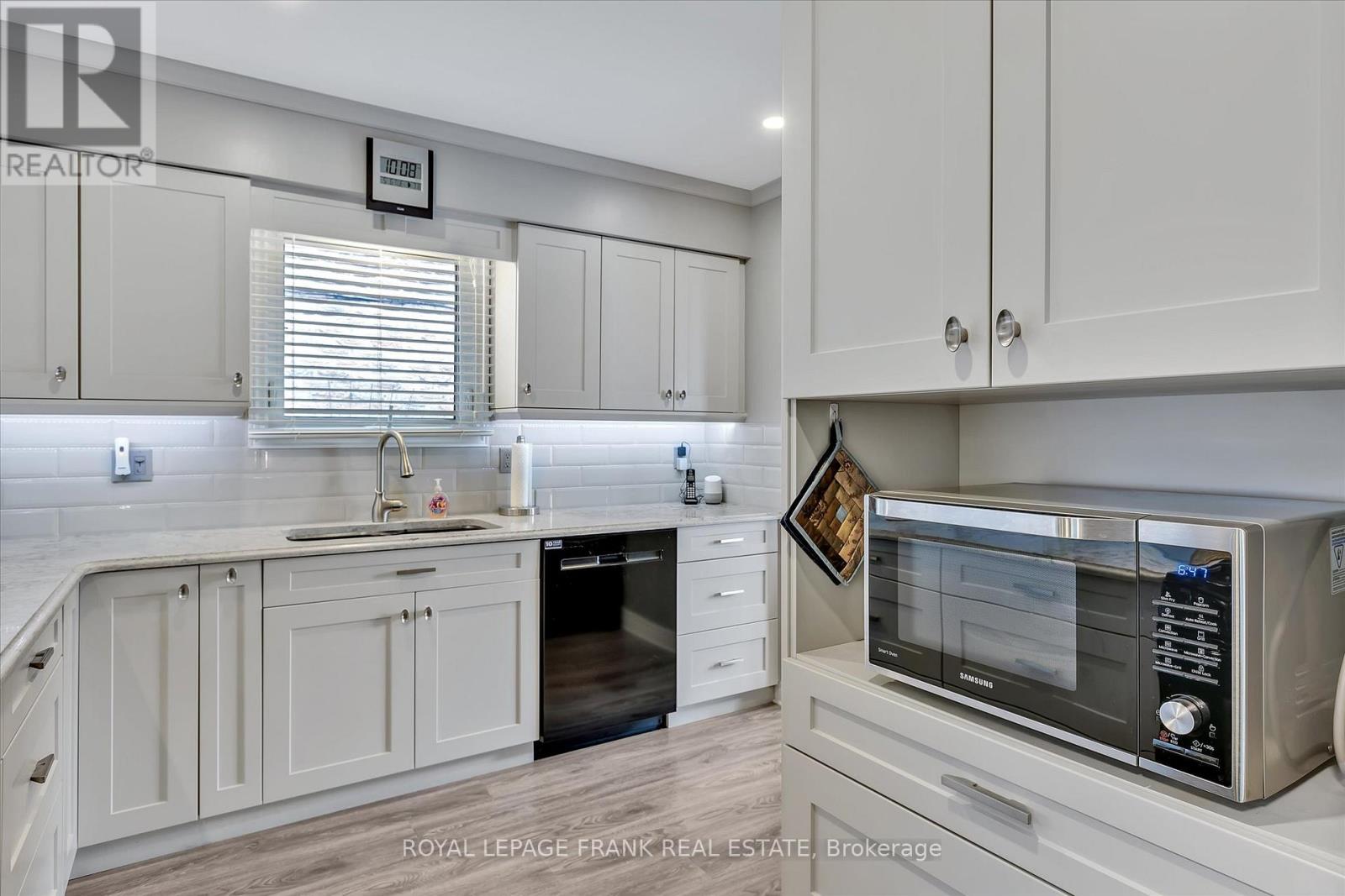 820 Donegal Street, Peterborough North (South), Ontario  K9H 4N4 - Photo 12 - X12130585