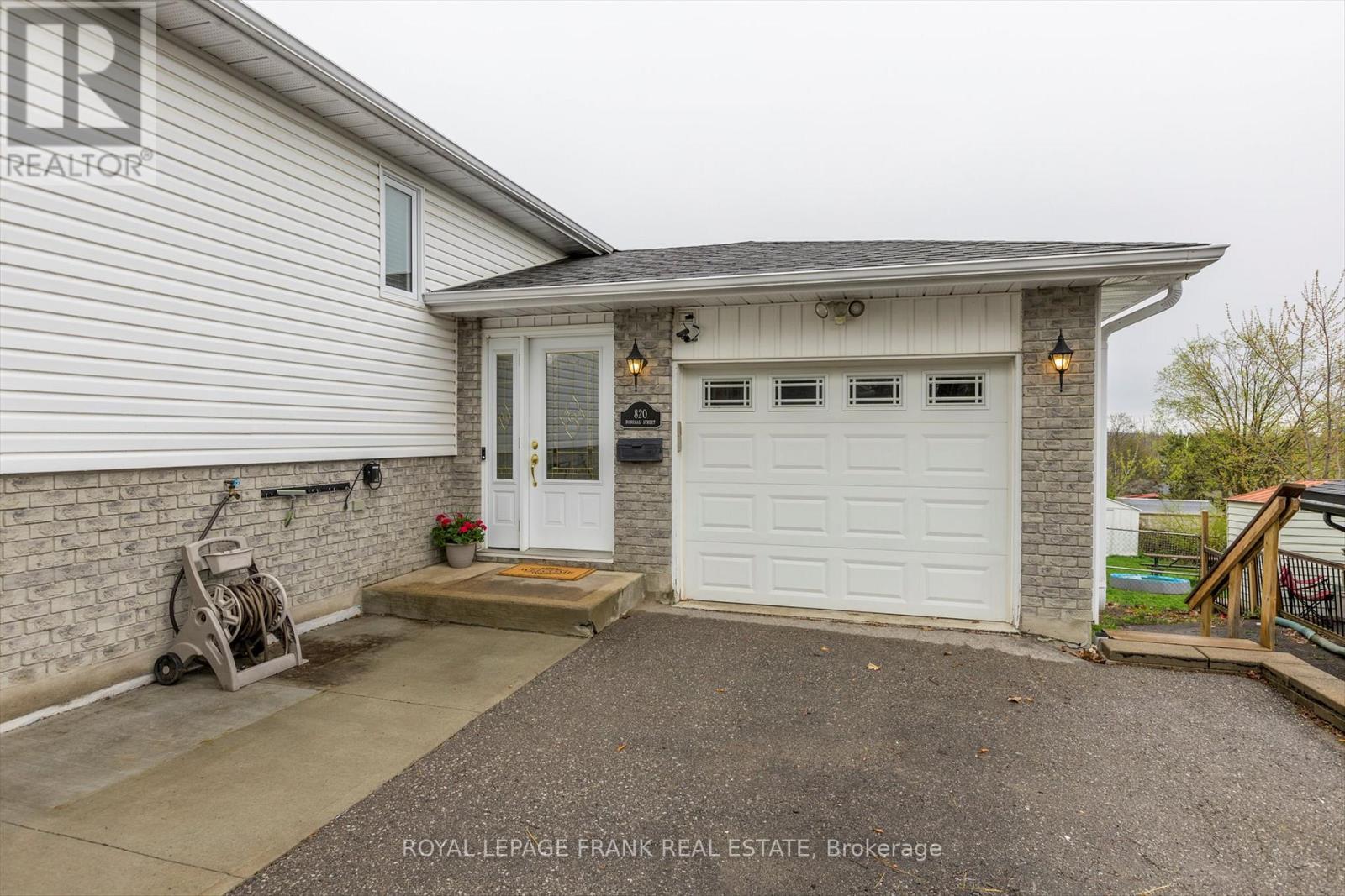 820 Donegal Street, Peterborough North (South), Ontario  K9H 4N4 - Photo 2 - X12130585